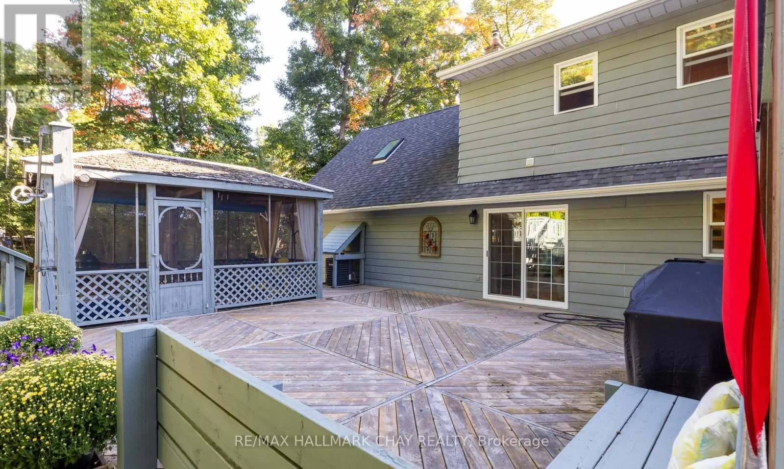 372 LAKEWOOD DRIVE