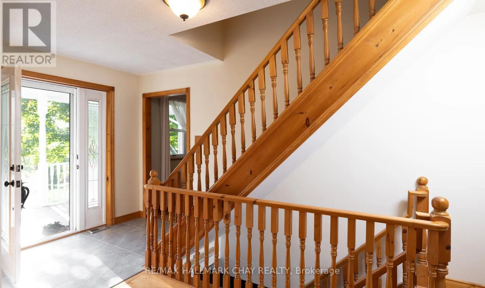372 LAKEWOOD DRIVE