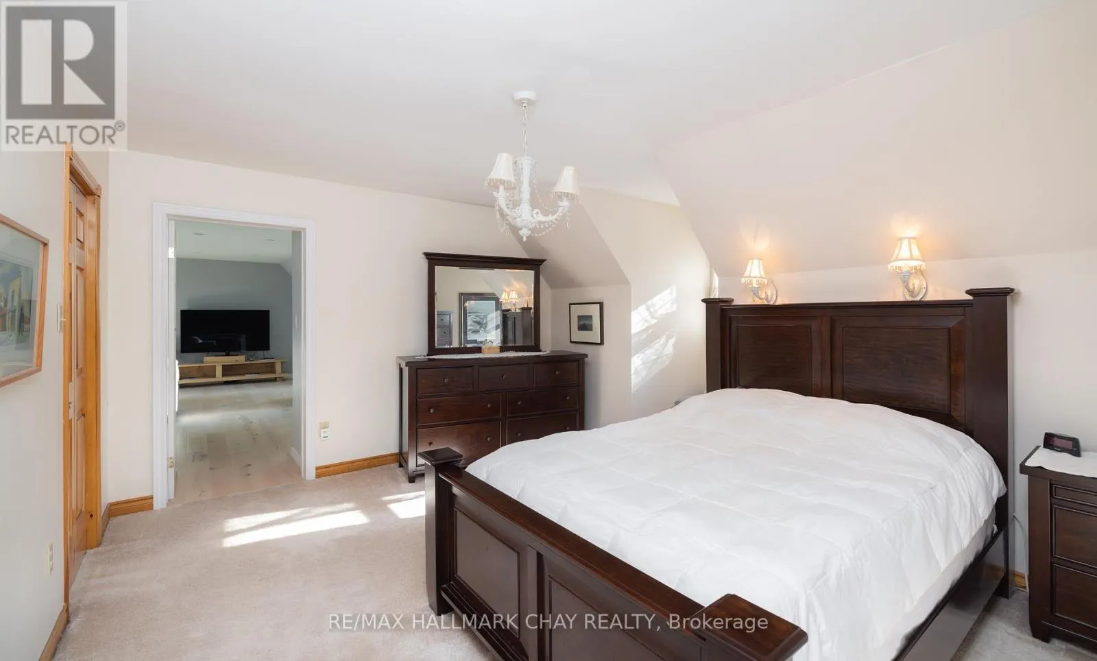 372 LAKEWOOD DRIVE
