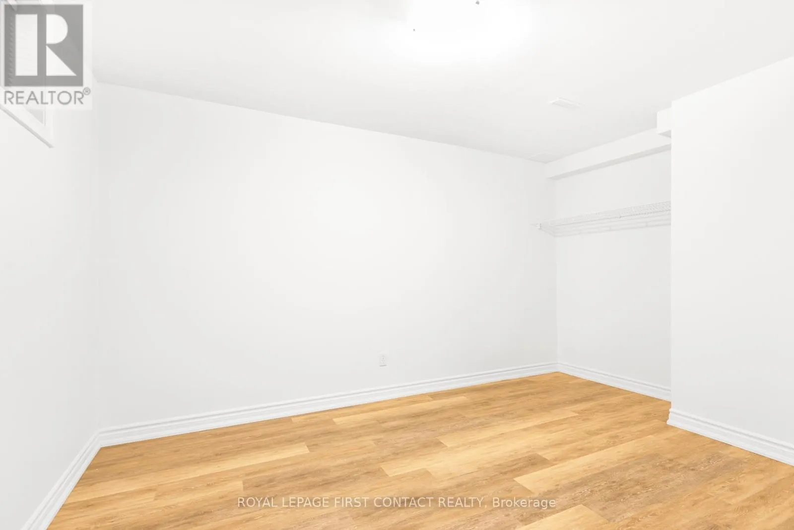 UPPER LEVEL - 8 ROSENFELD DRIVE