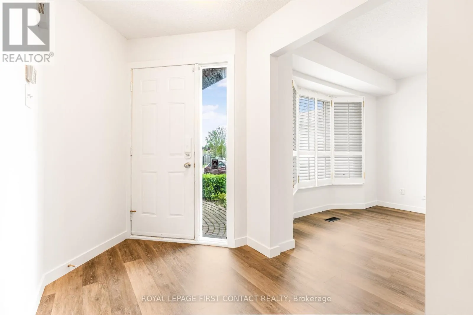 UPPER LEVEL - 8 ROSENFELD DRIVE