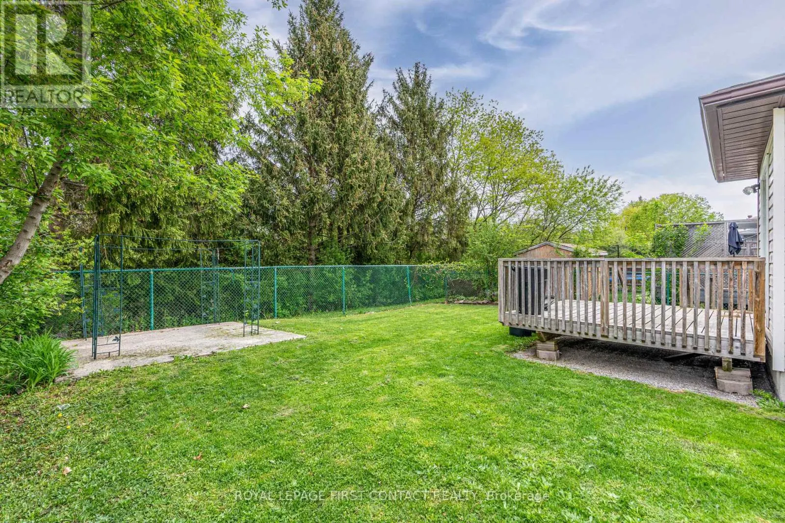 UPPER LEVEL - 8 ROSENFELD DRIVE