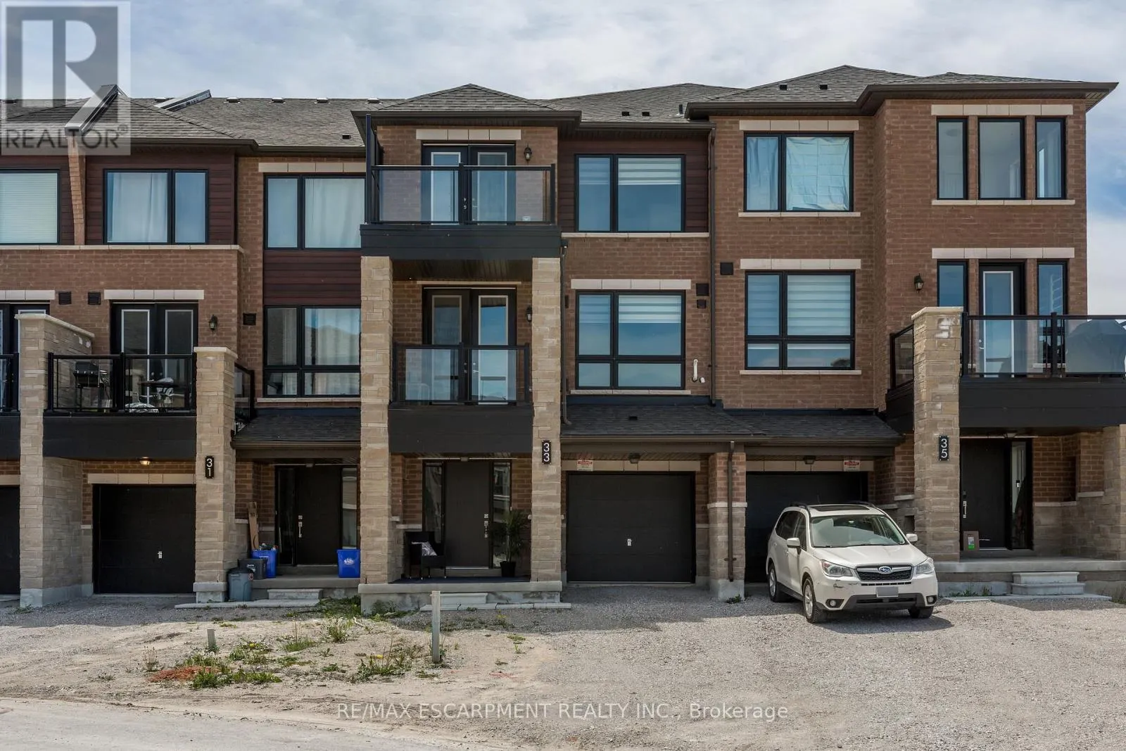 33 RED MAPLE LANE