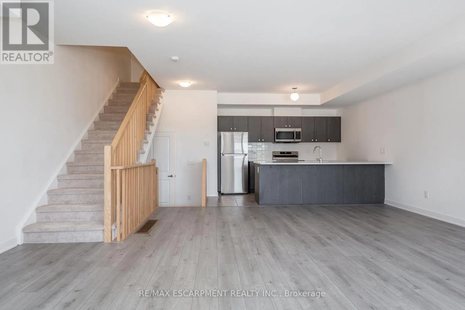 33 RED MAPLE LANE