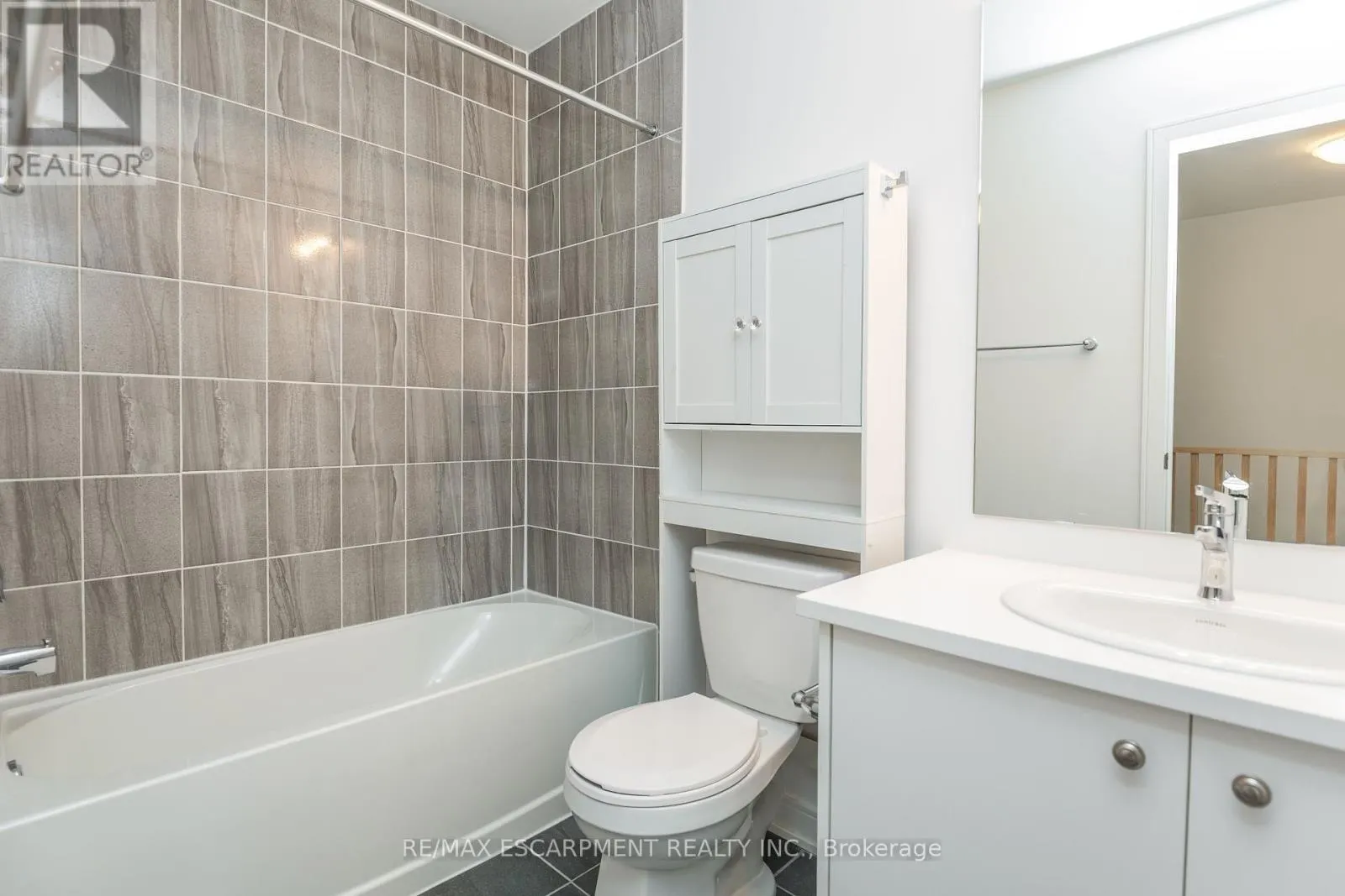33 RED MAPLE LANE