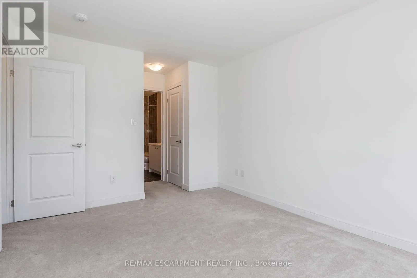 33 RED MAPLE LANE