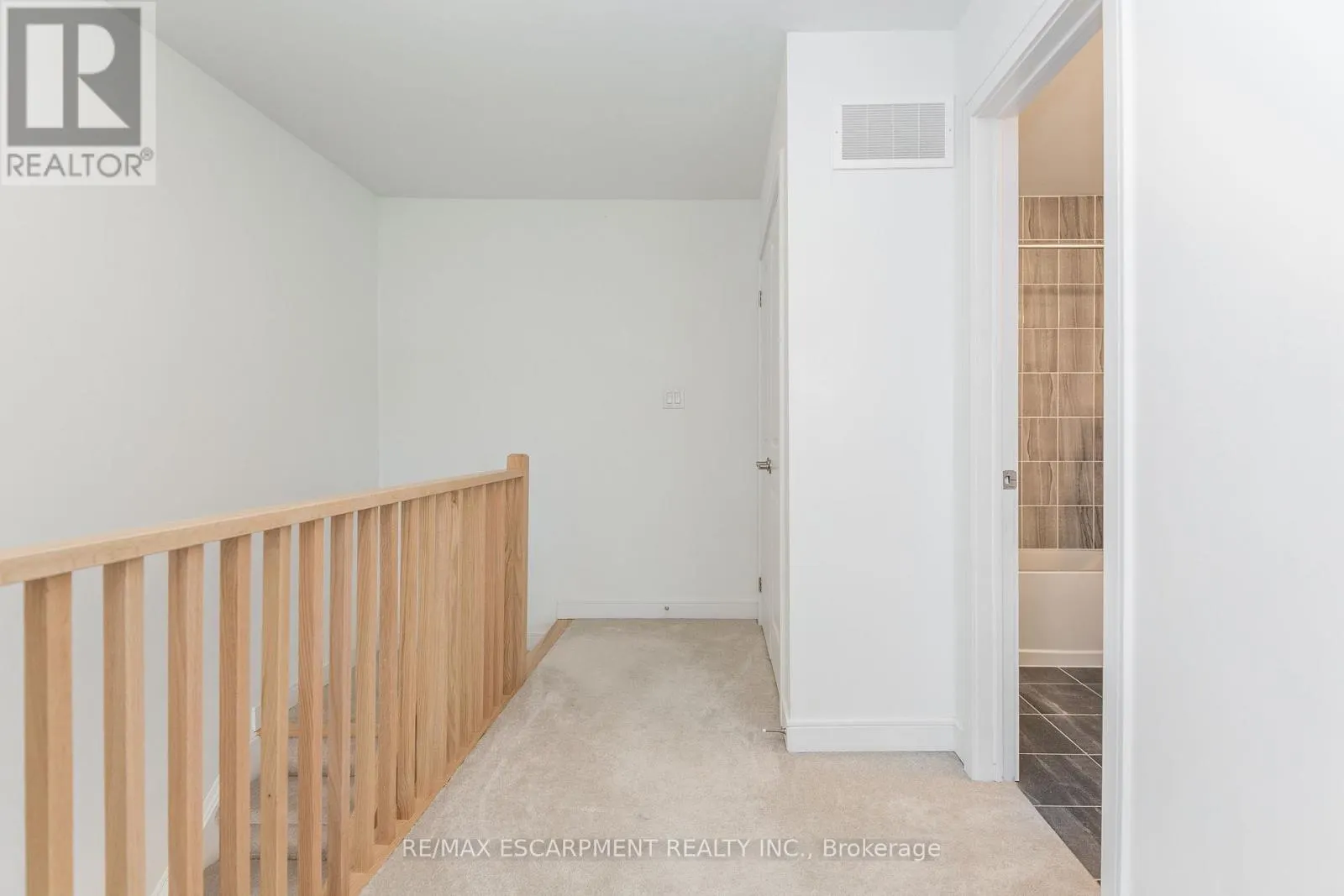 33 RED MAPLE LANE