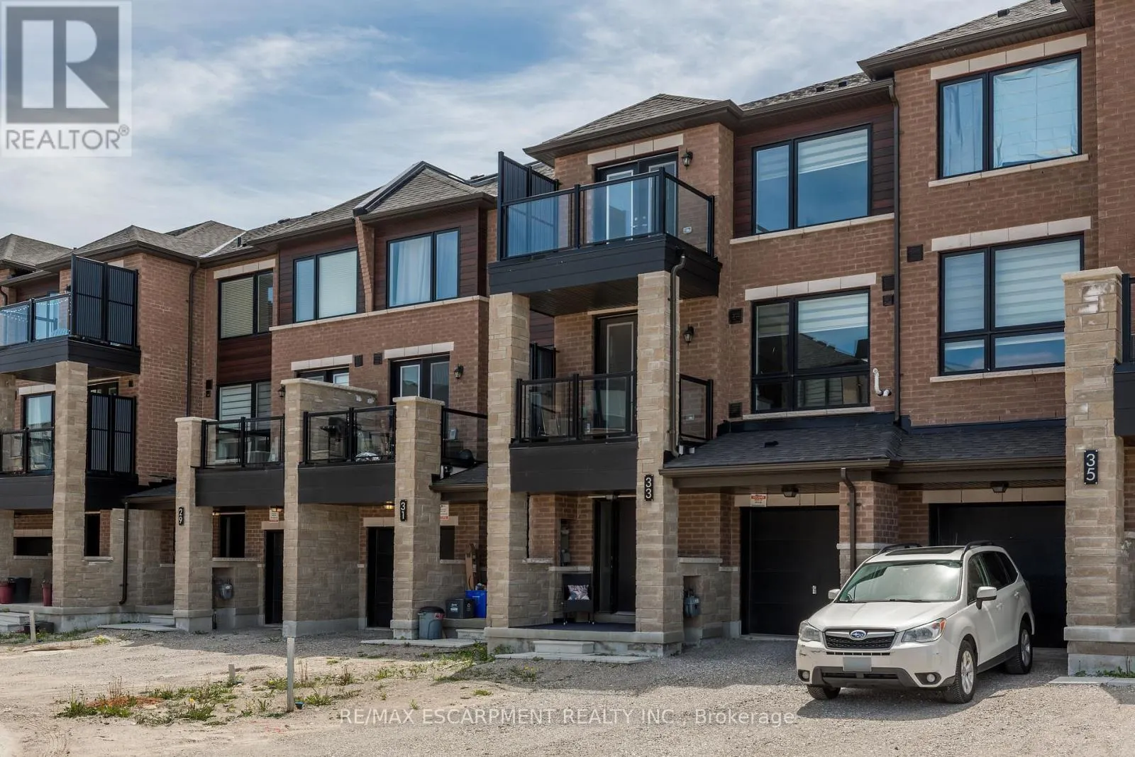 33 RED MAPLE LANE