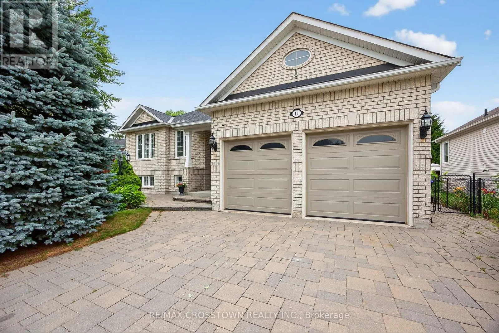 11 NORTHWOOD DRIVE