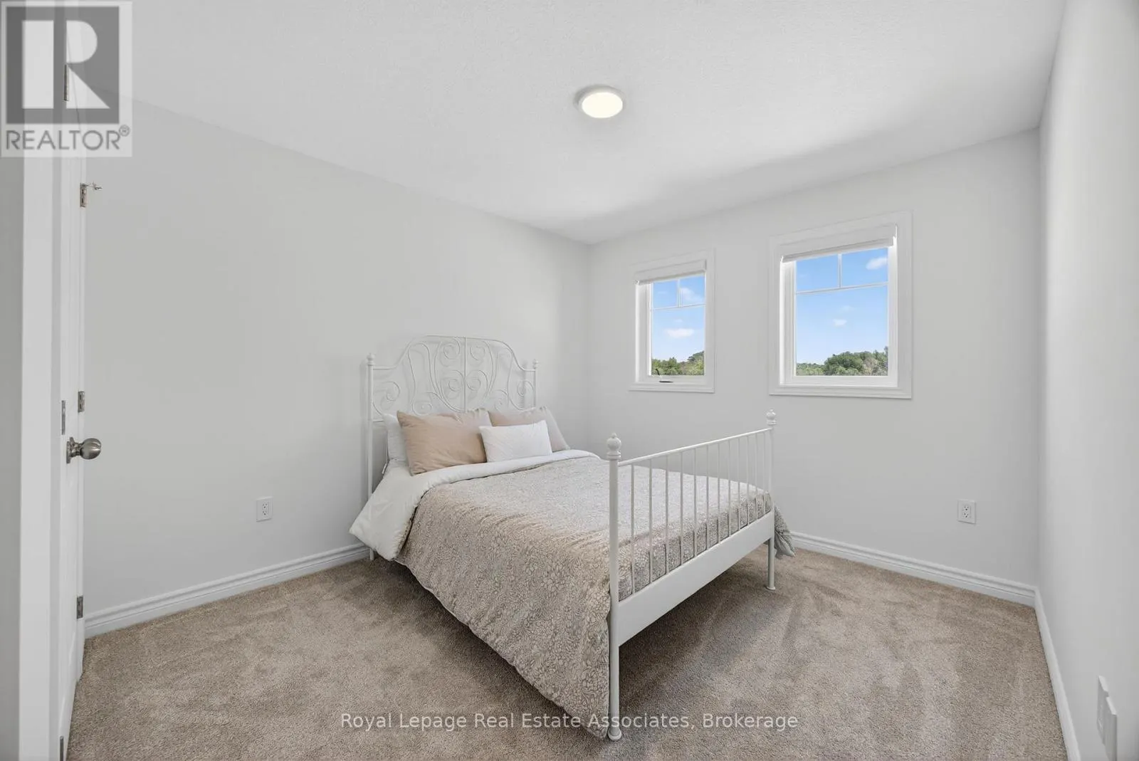 51 SWAIN CRESCENT