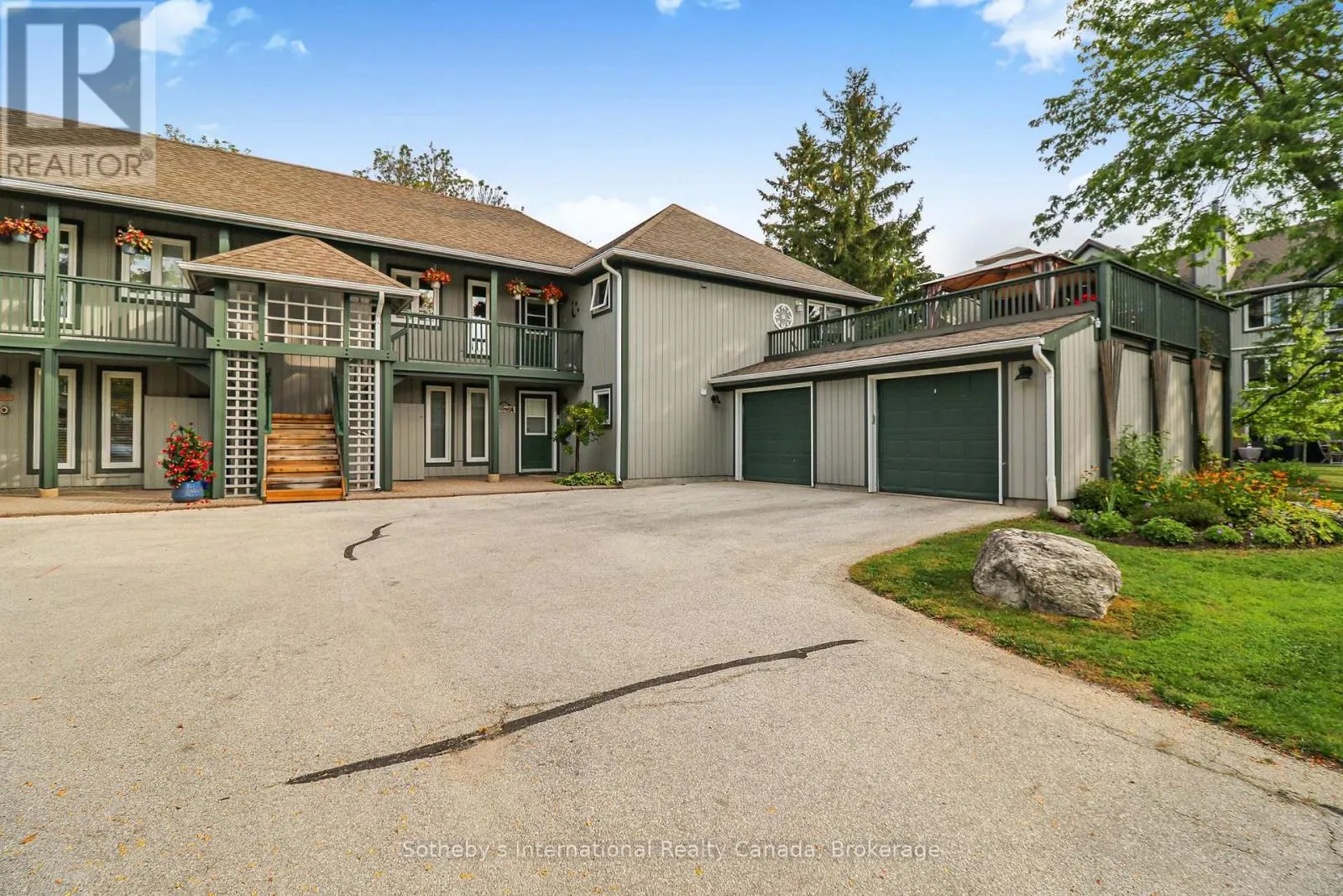 318 MARINERS WAY