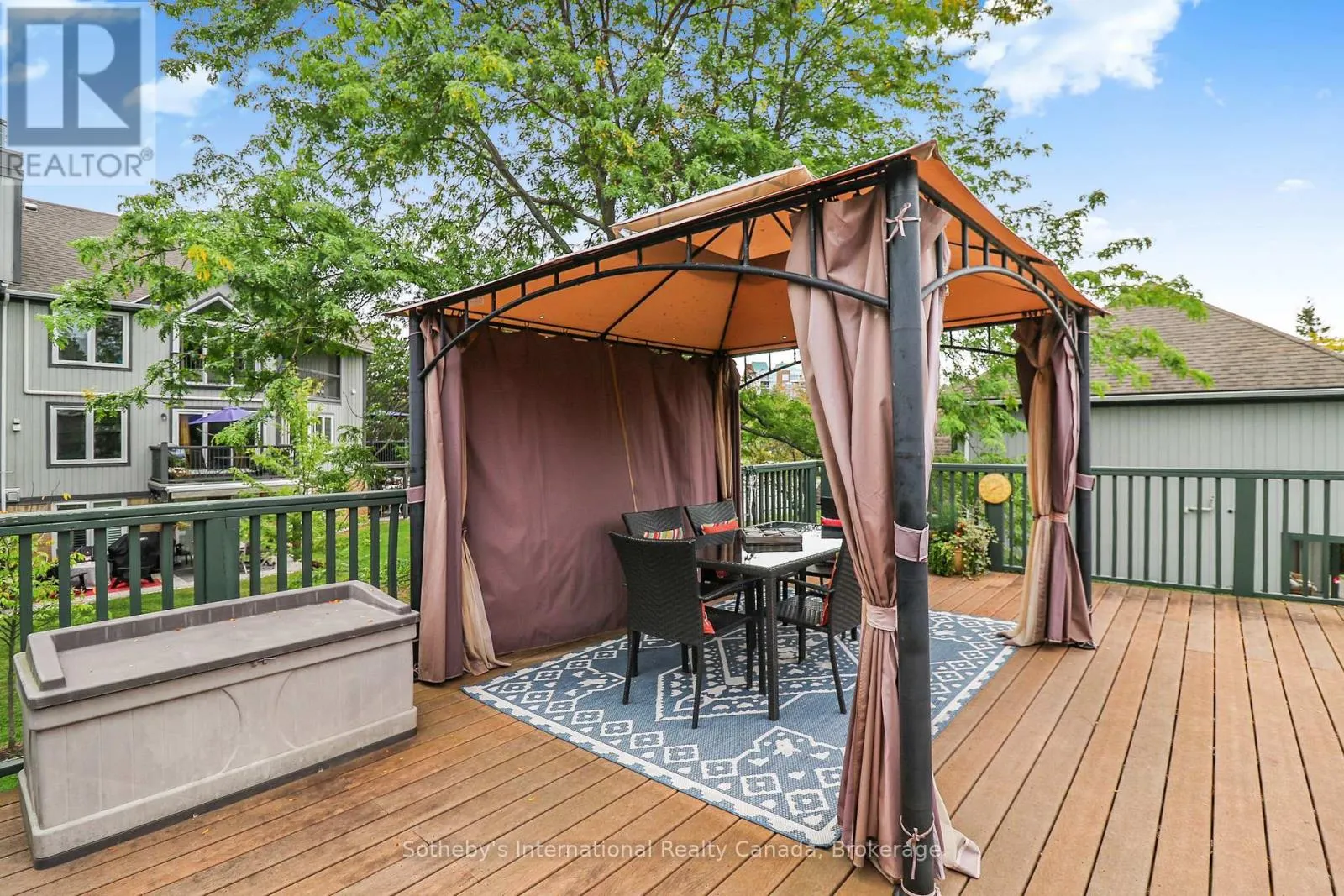 318 MARINERS WAY