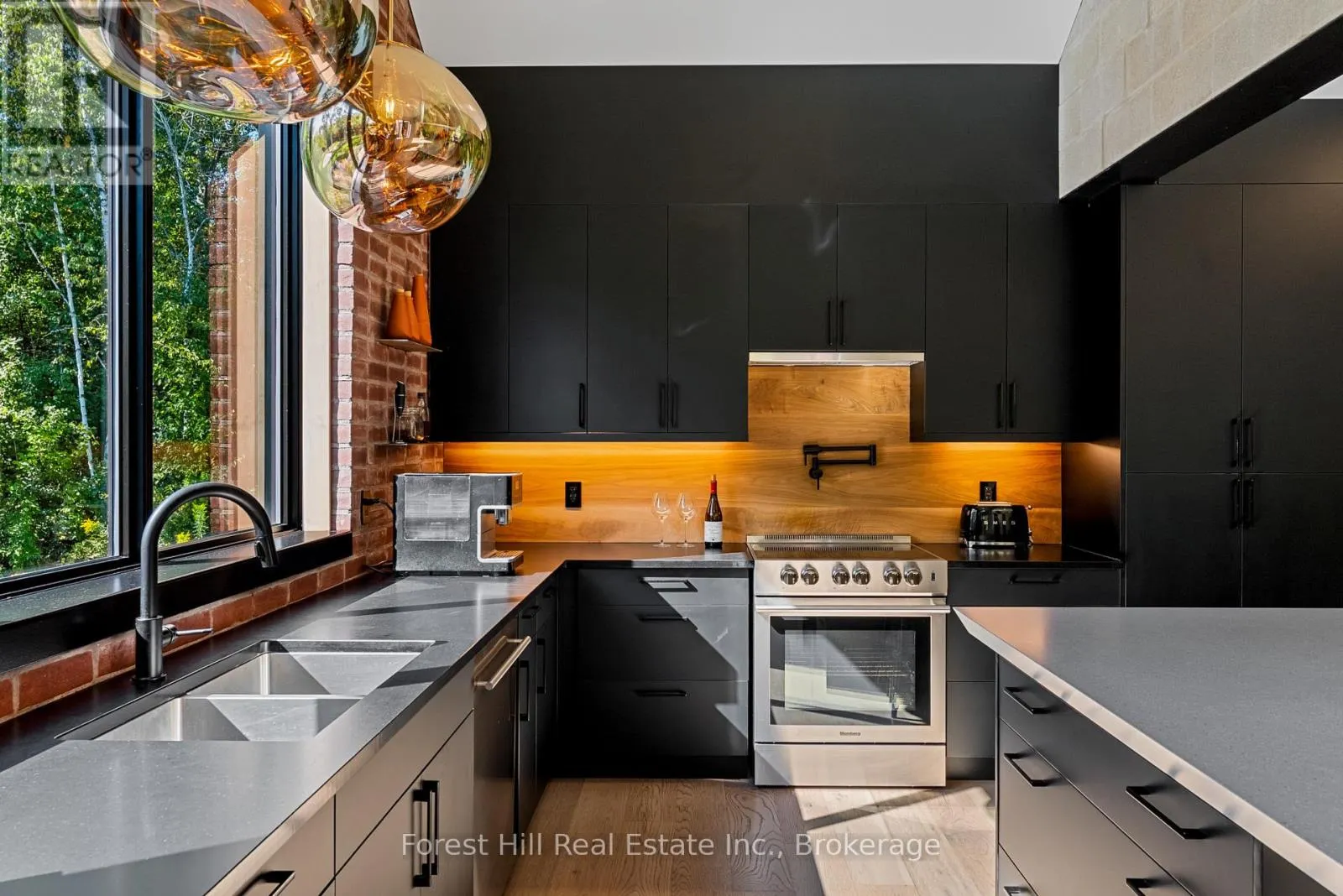 854 SIXTH STREET
