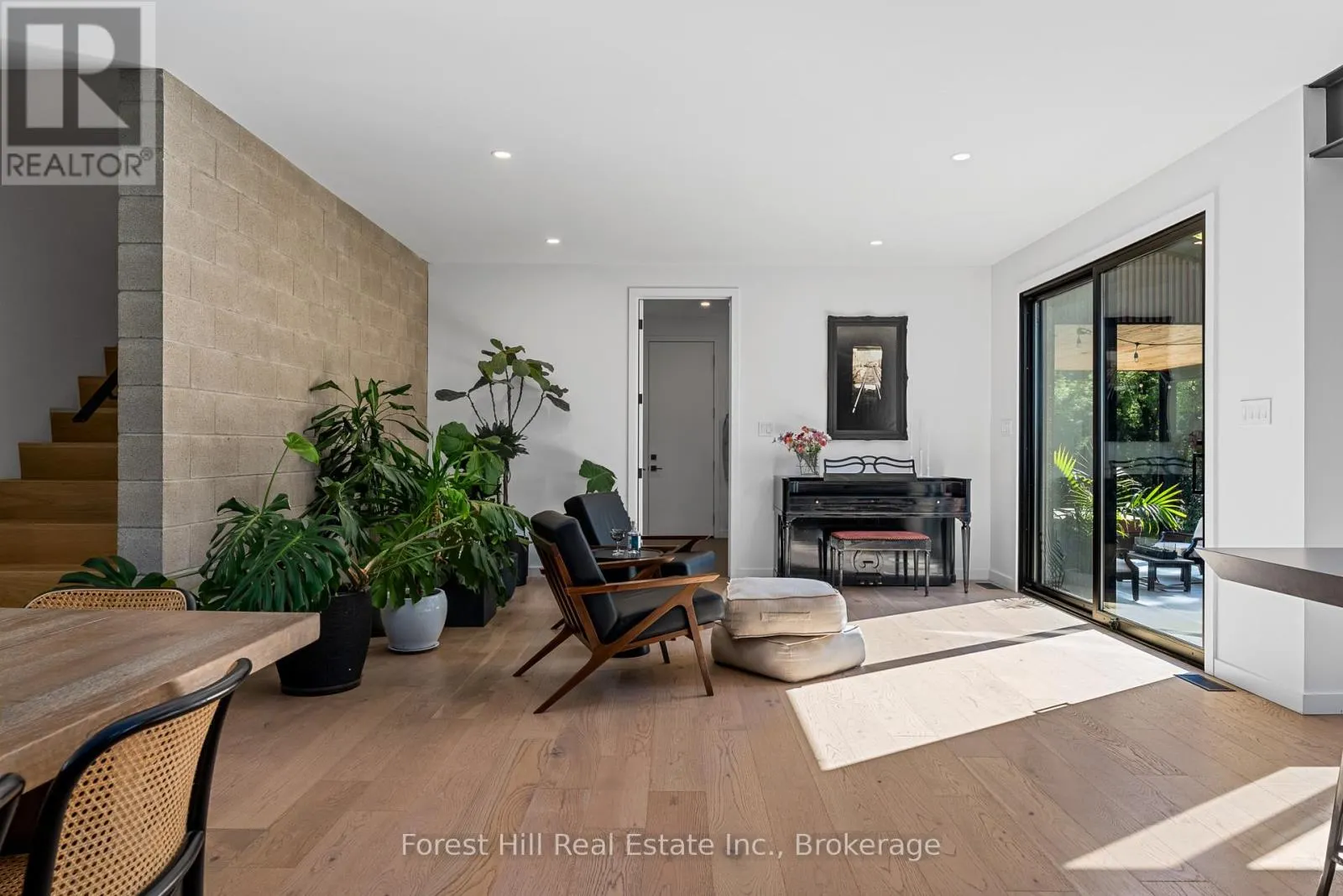 854 SIXTH STREET