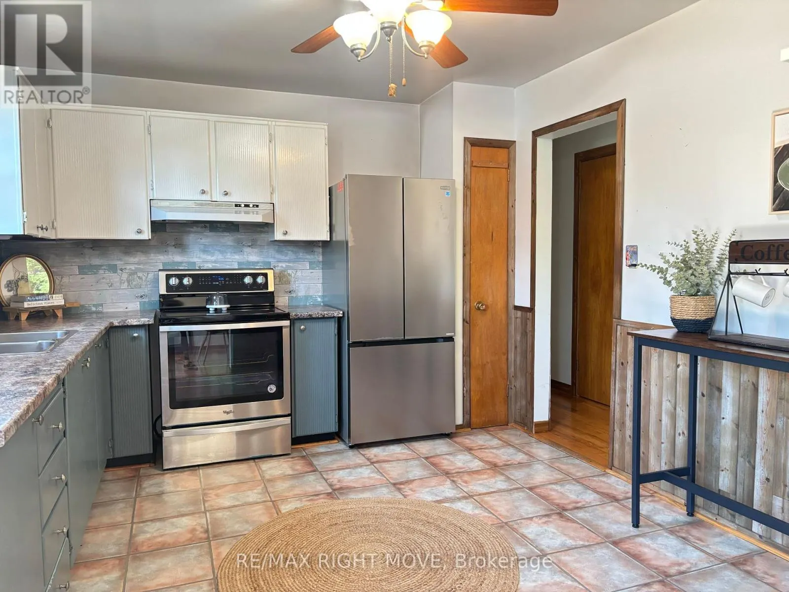 427 JAMIESON DRIVE