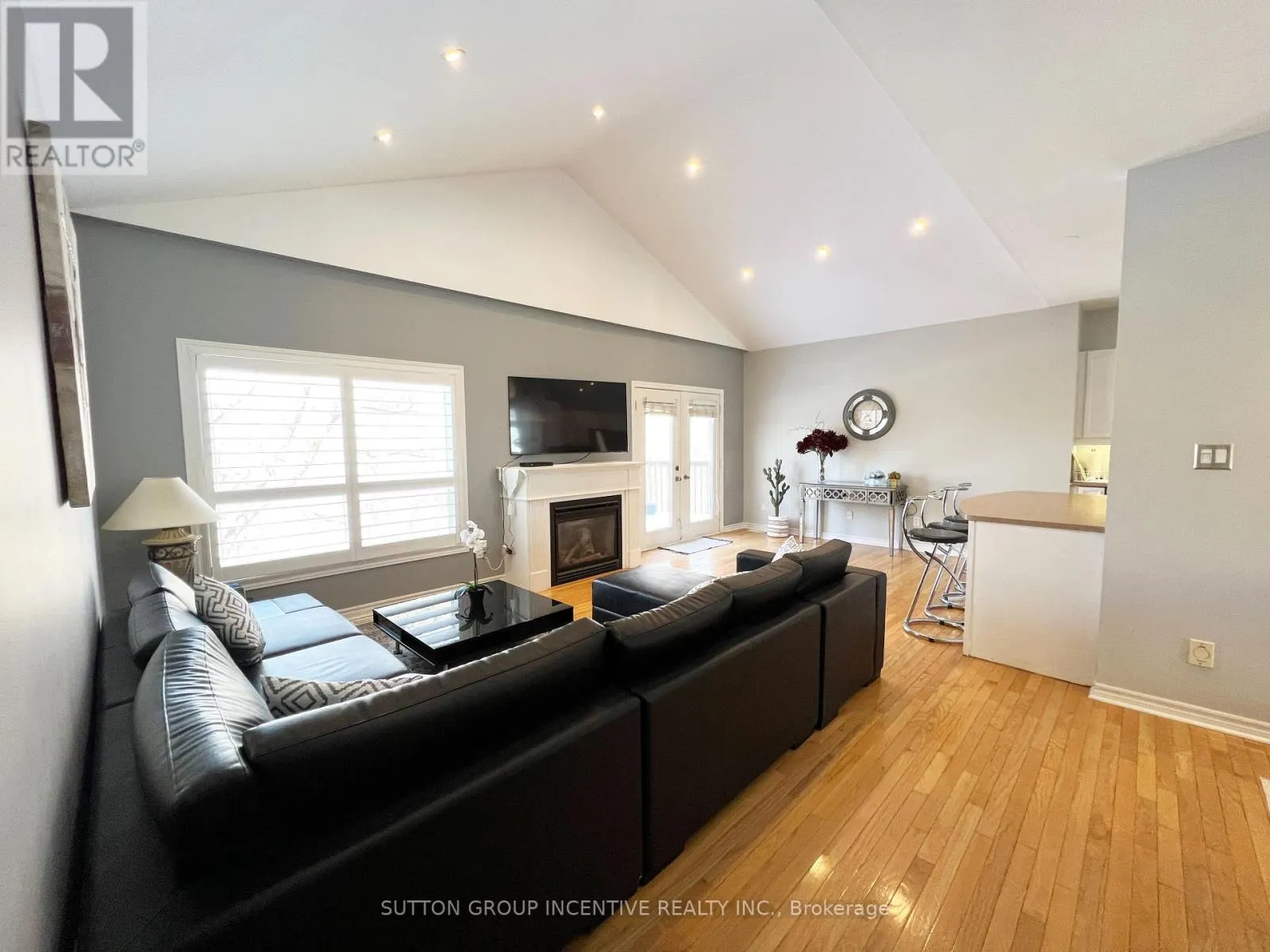 38 HURST DRIVE