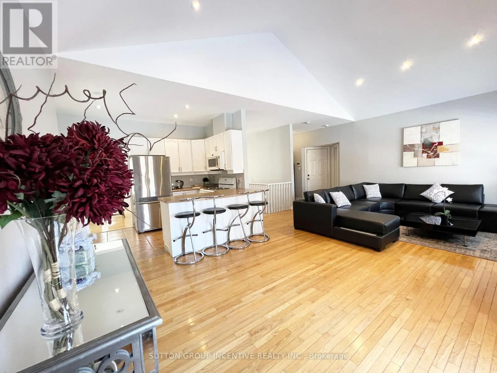 38 HURST DRIVE