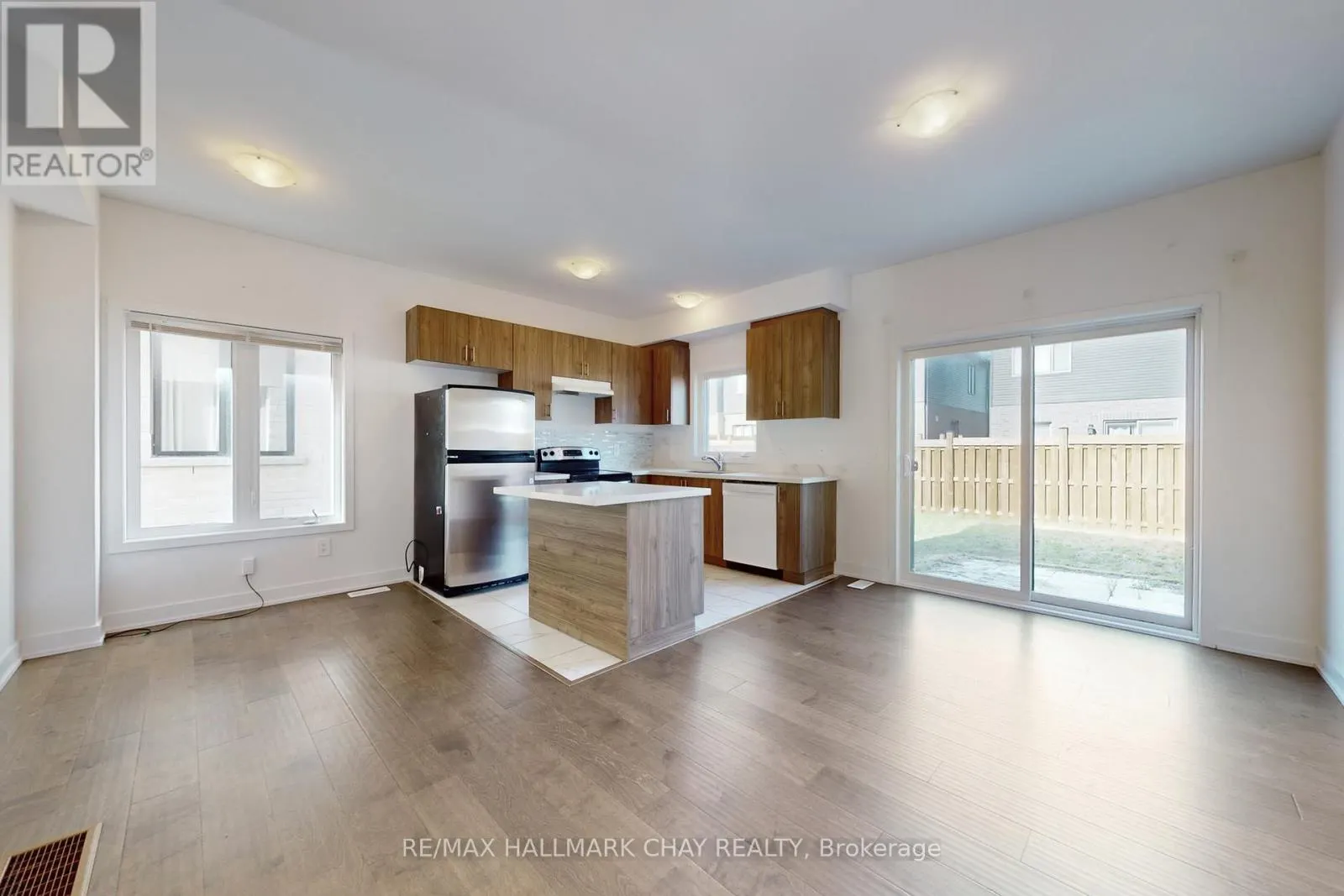 37 TURNBERRY LANE