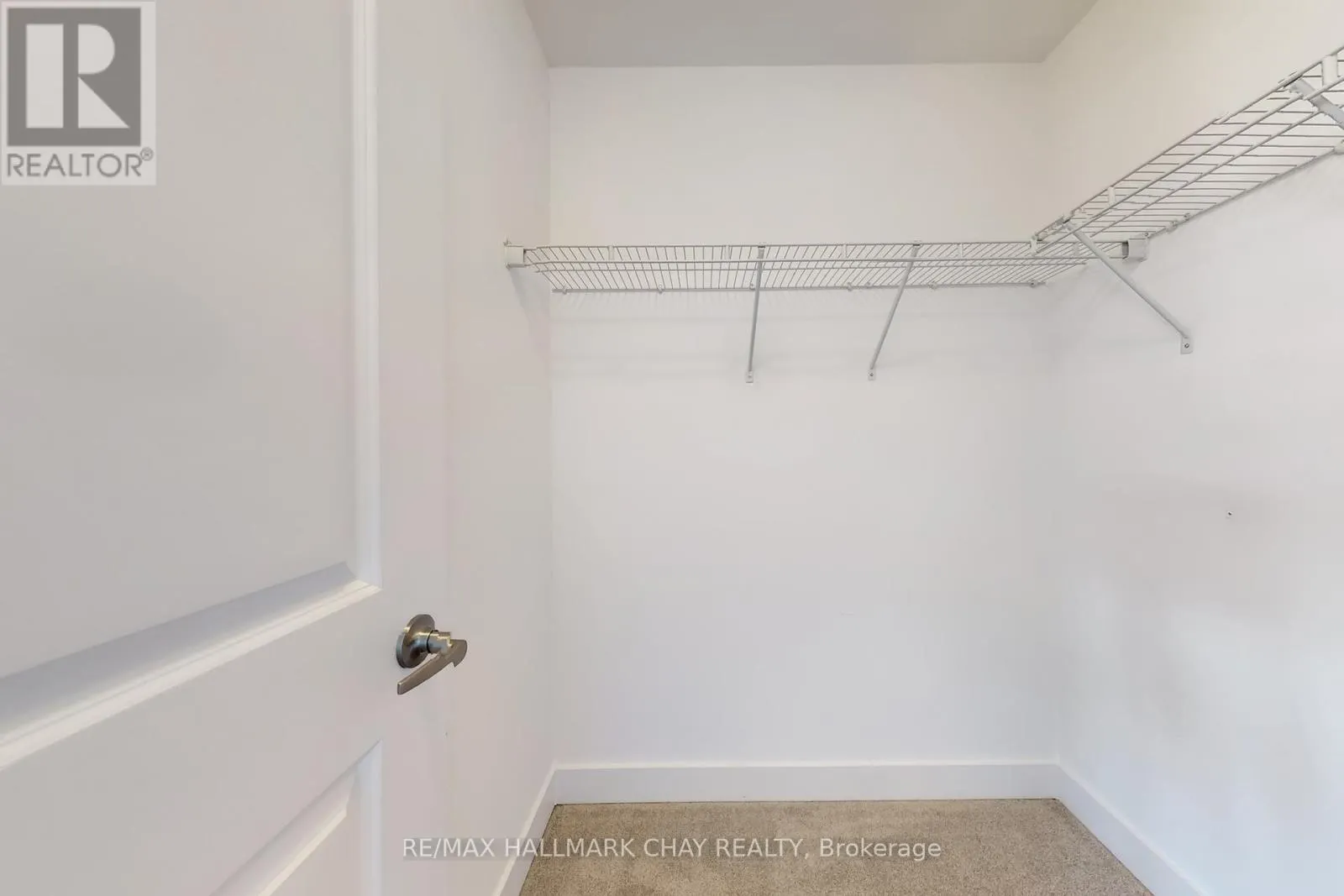 37 TURNBERRY LANE