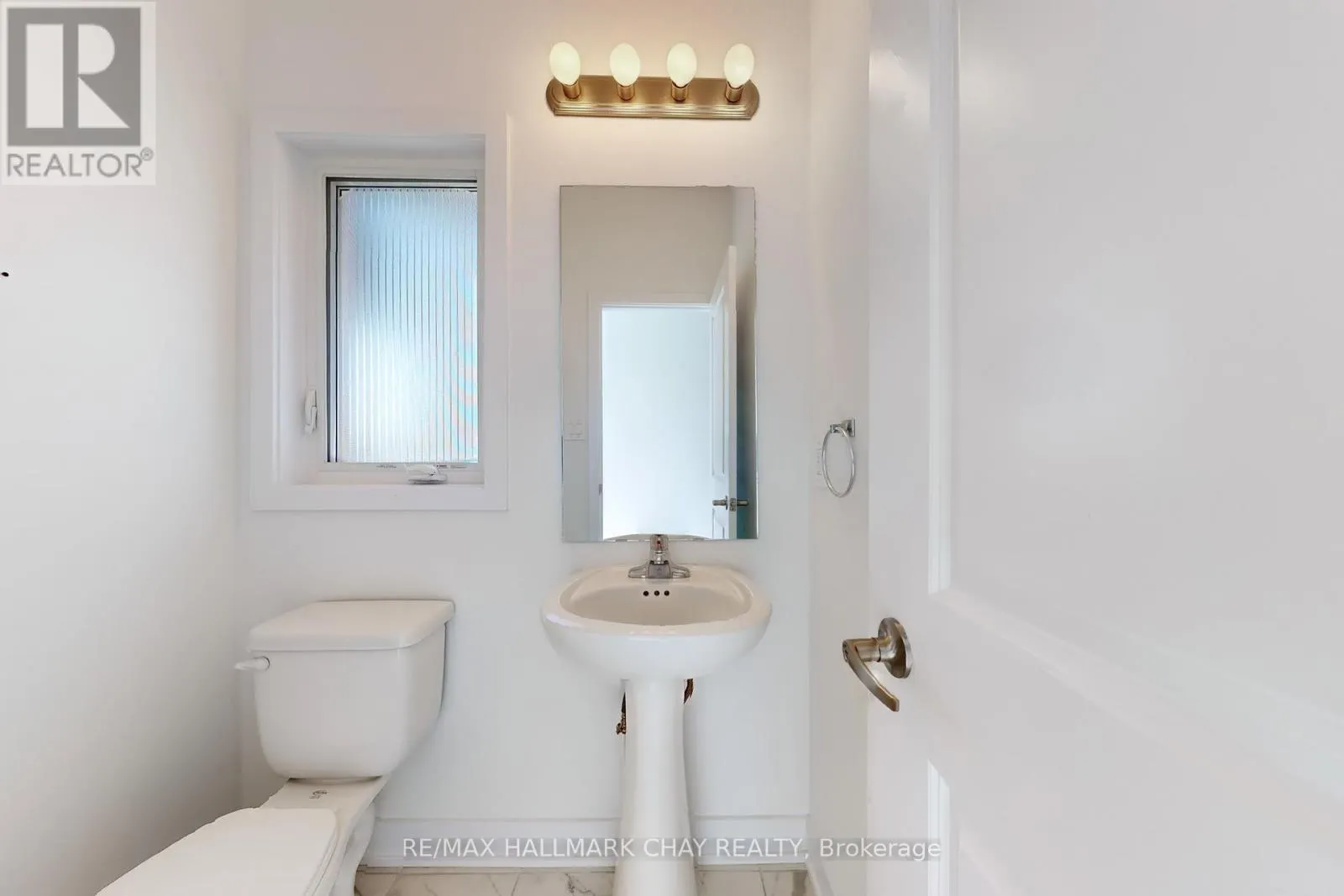 37 TURNBERRY LANE