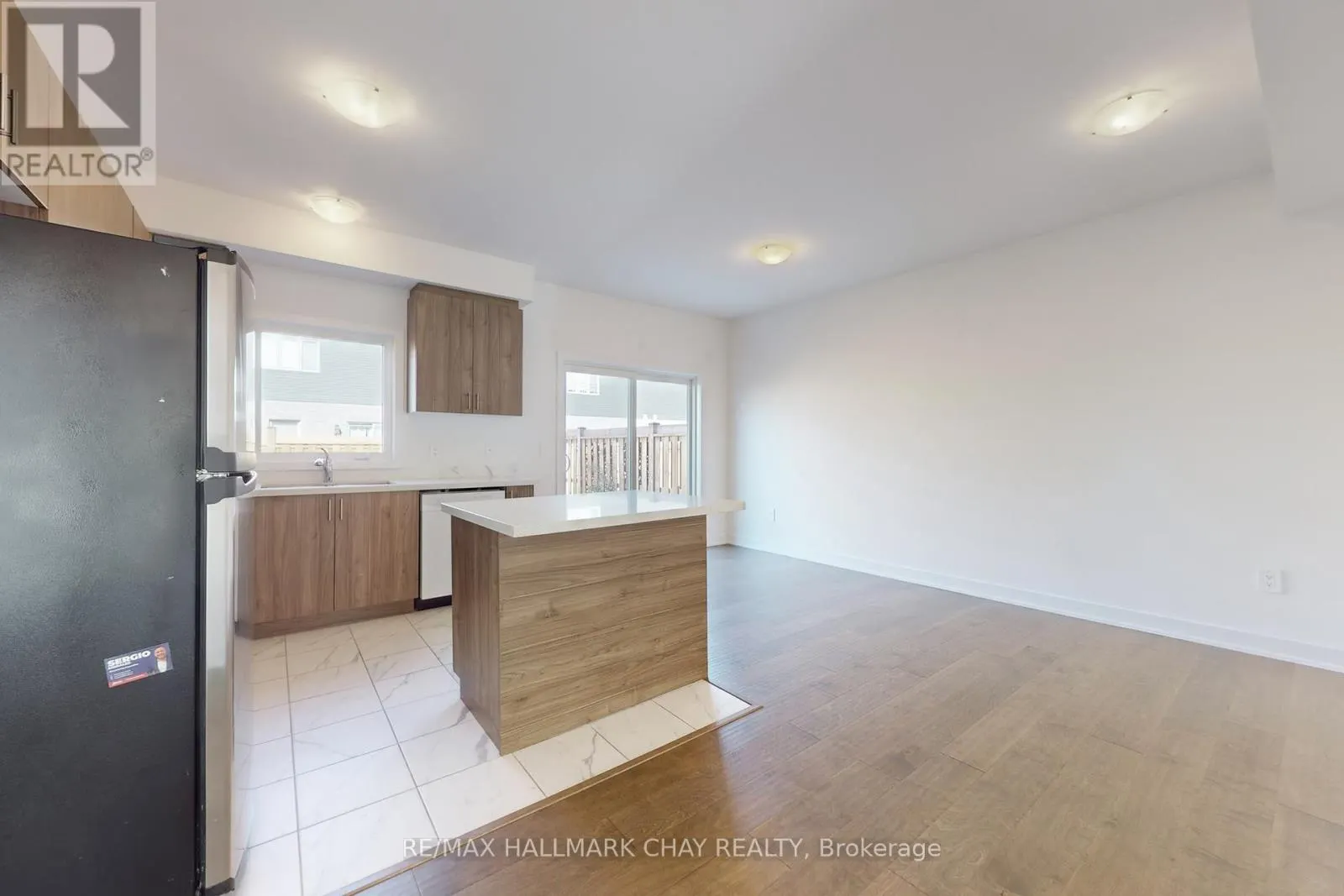 37 TURNBERRY LANE