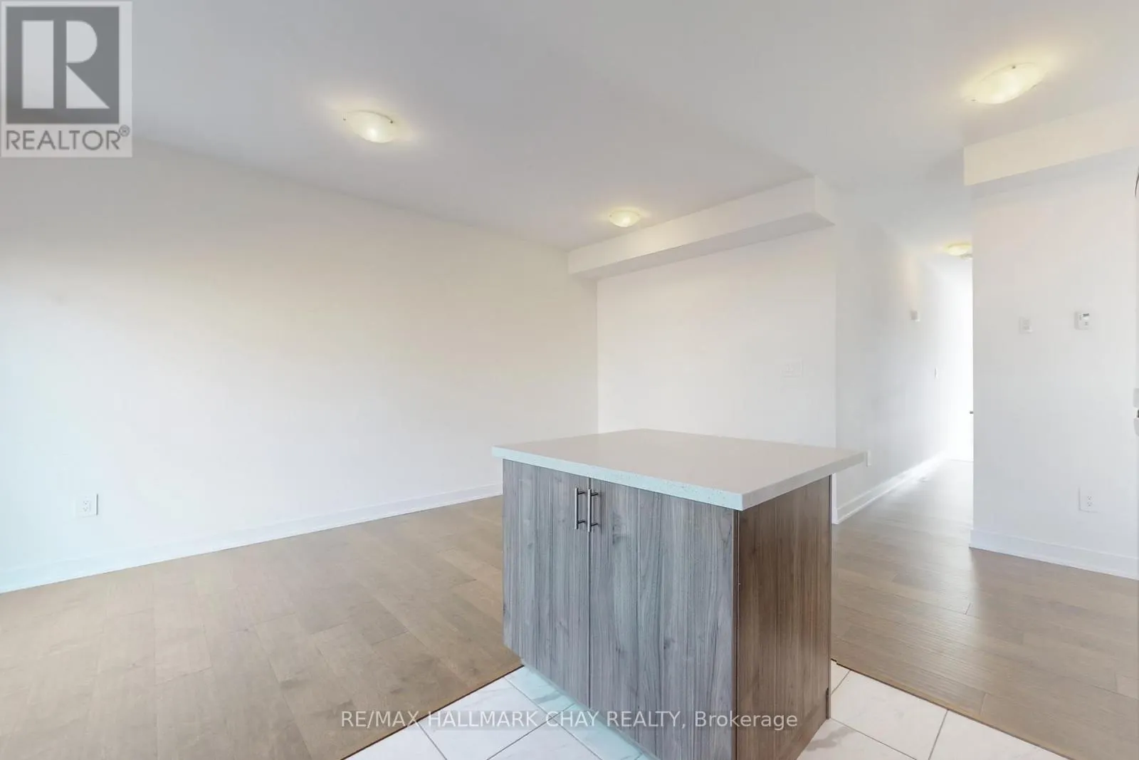 37 TURNBERRY LANE