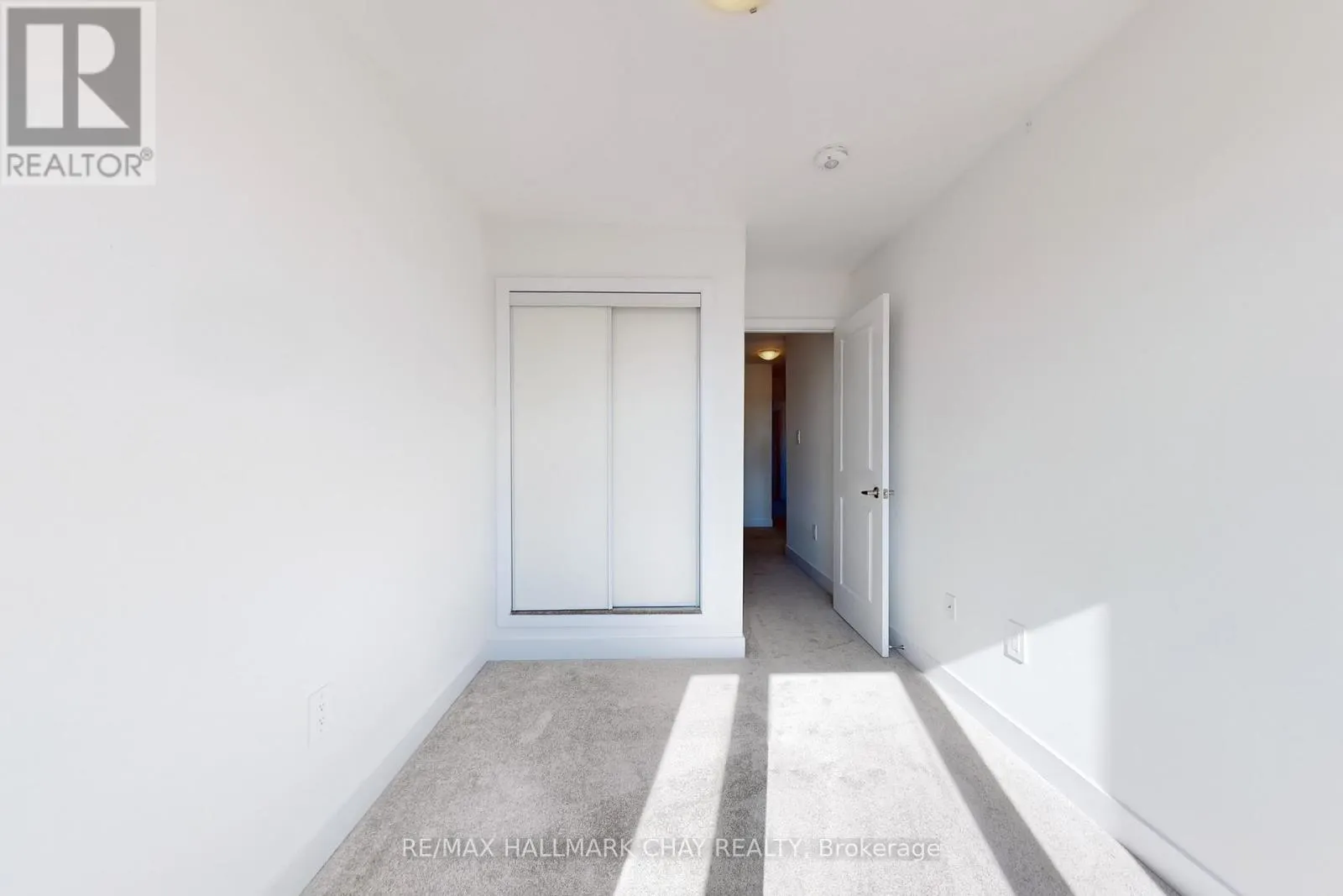 37 TURNBERRY LANE
