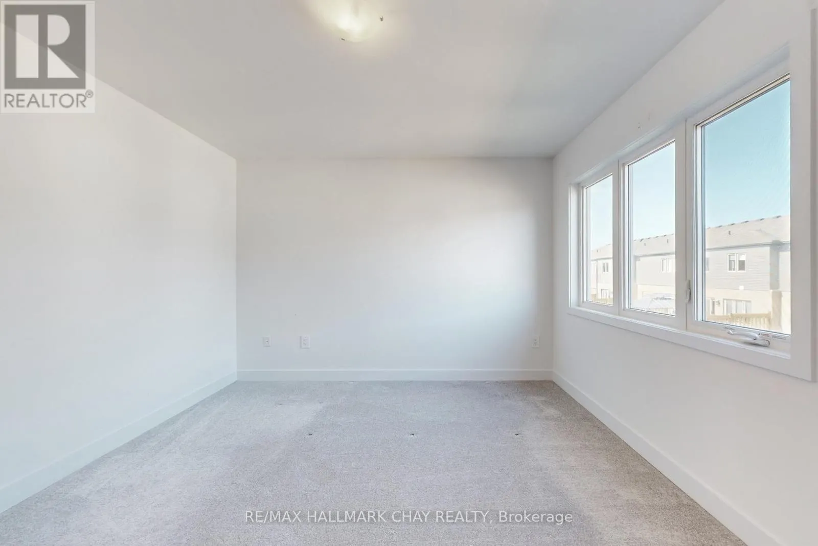 37 TURNBERRY LANE