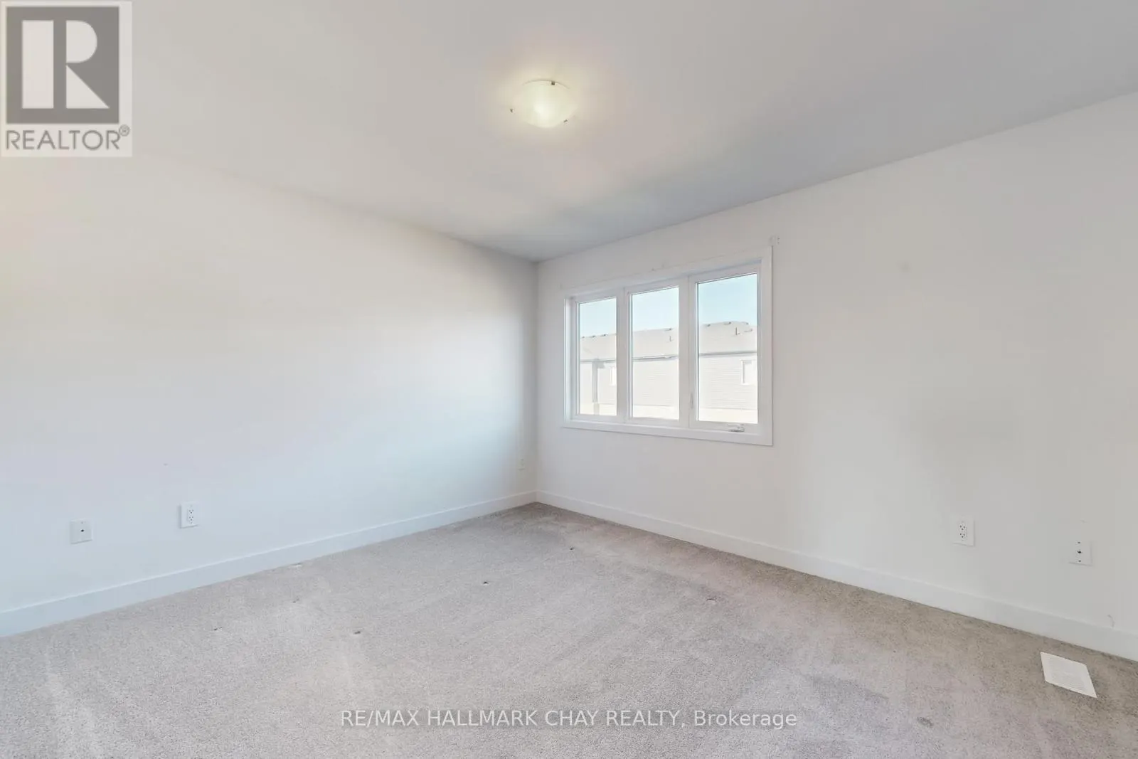 37 TURNBERRY LANE