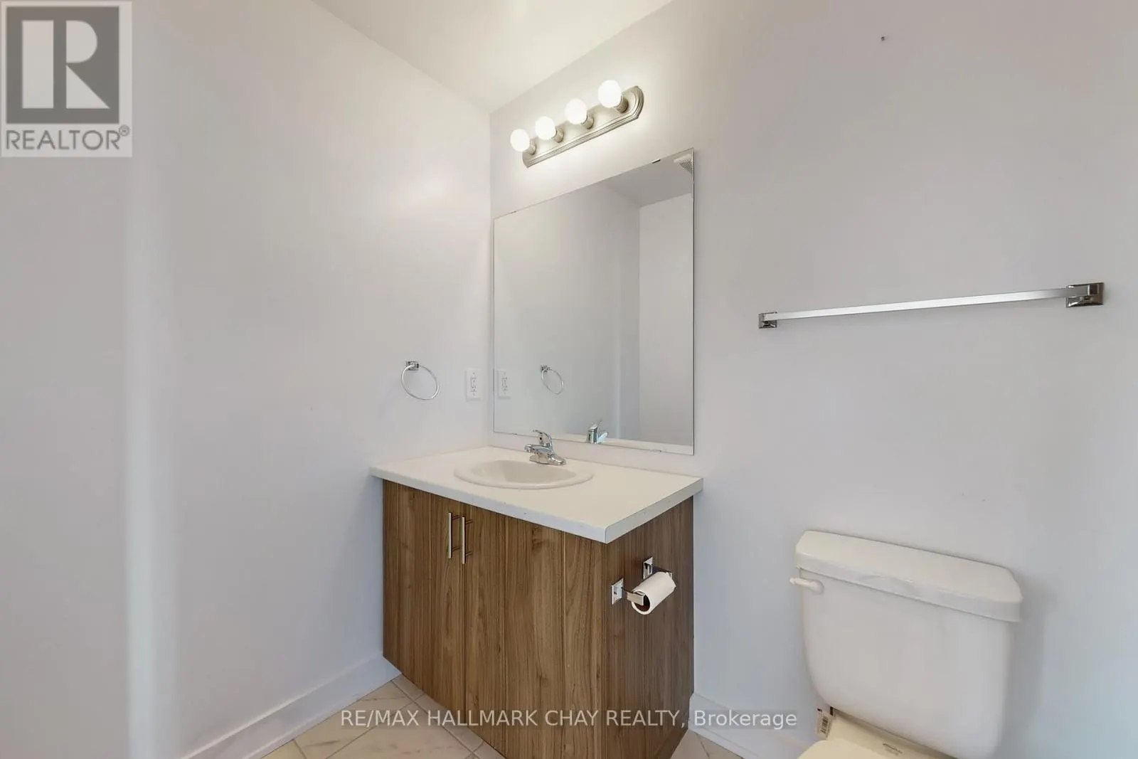 37 TURNBERRY LANE