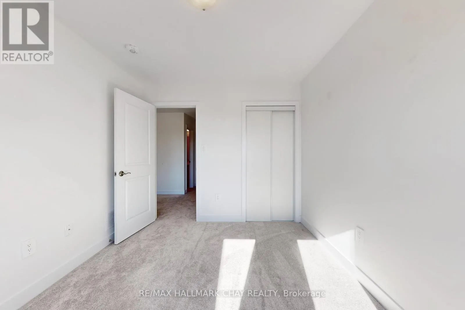 37 TURNBERRY LANE