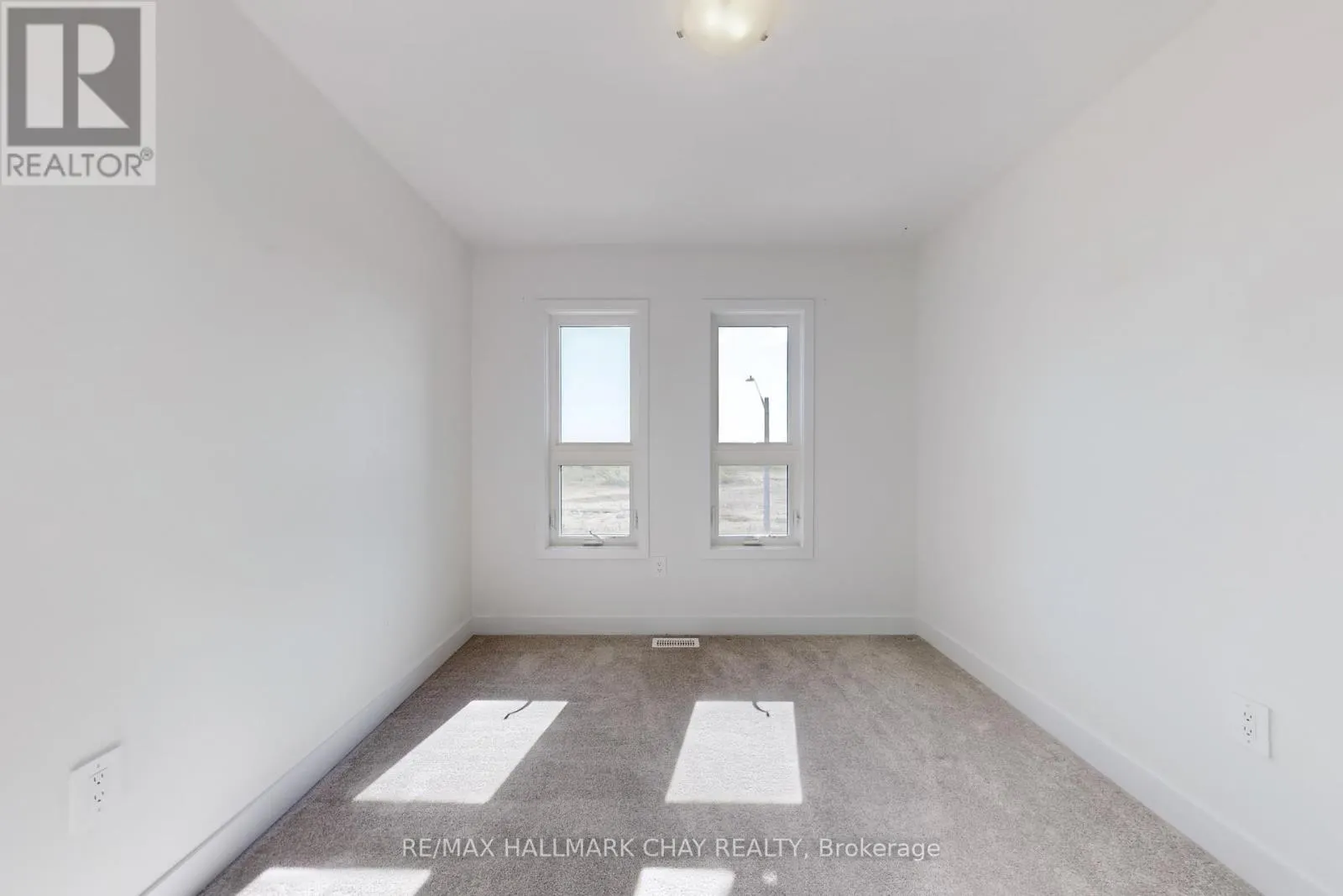 37 TURNBERRY LANE