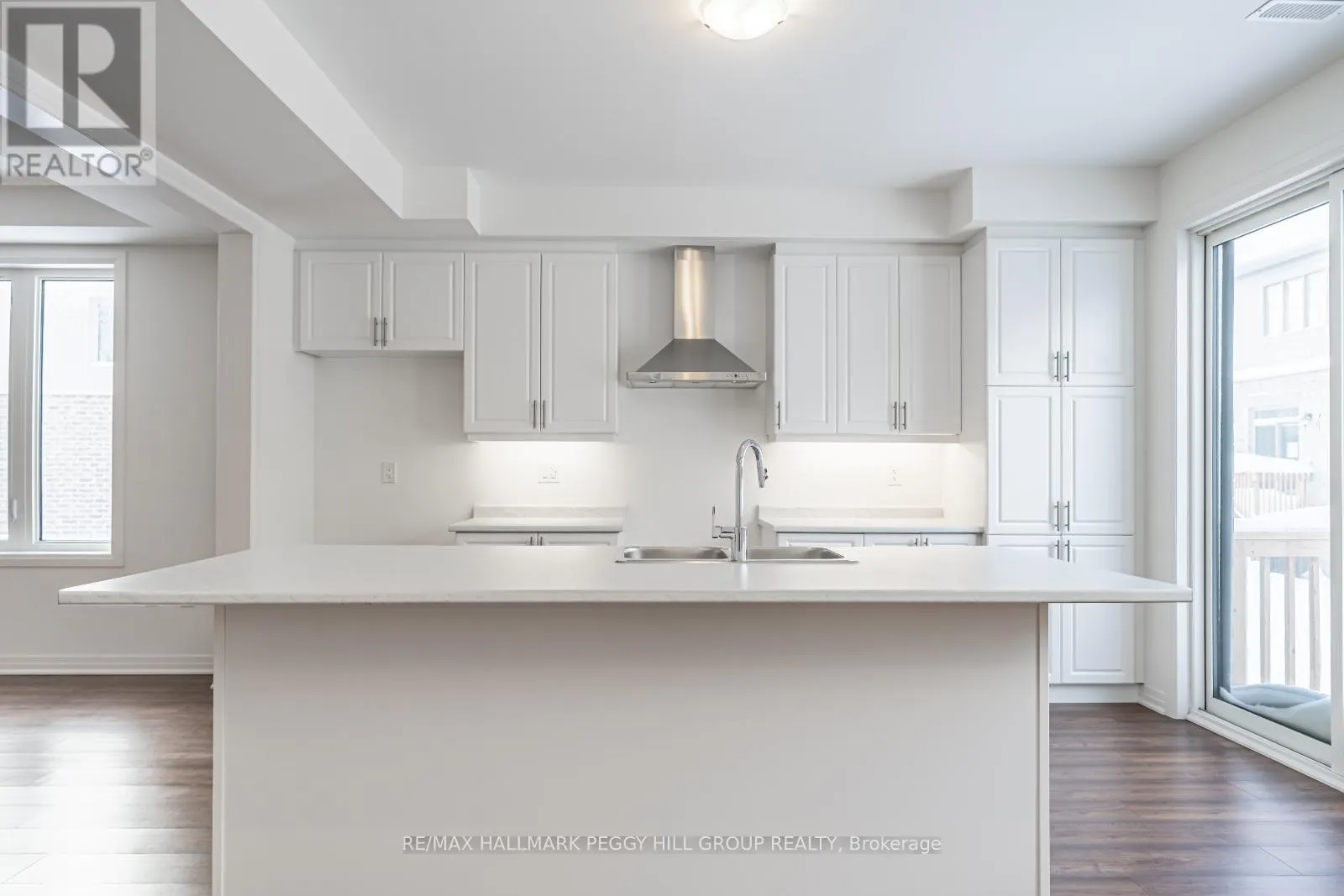 112 WEST OAK TRAIL