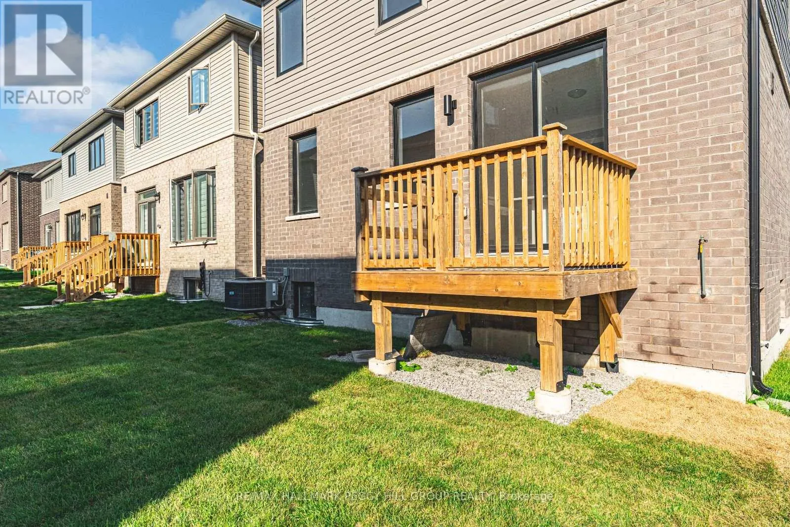 112 WEST OAK TRAIL