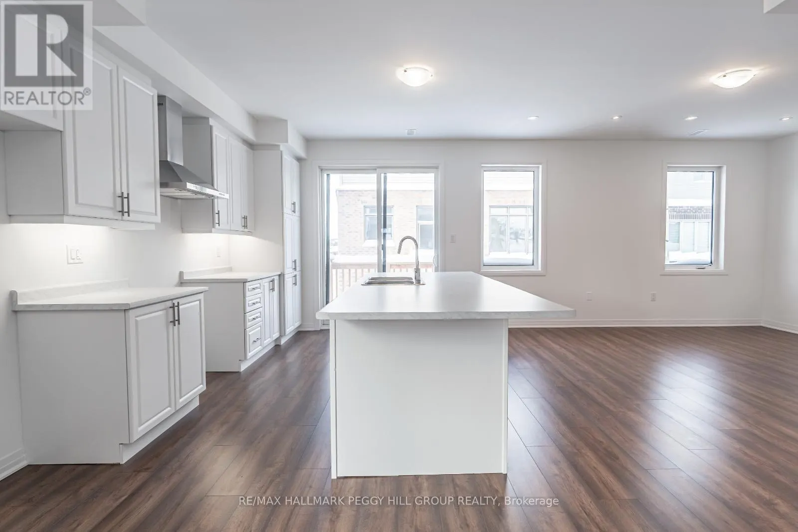 112 WEST OAK TRAIL