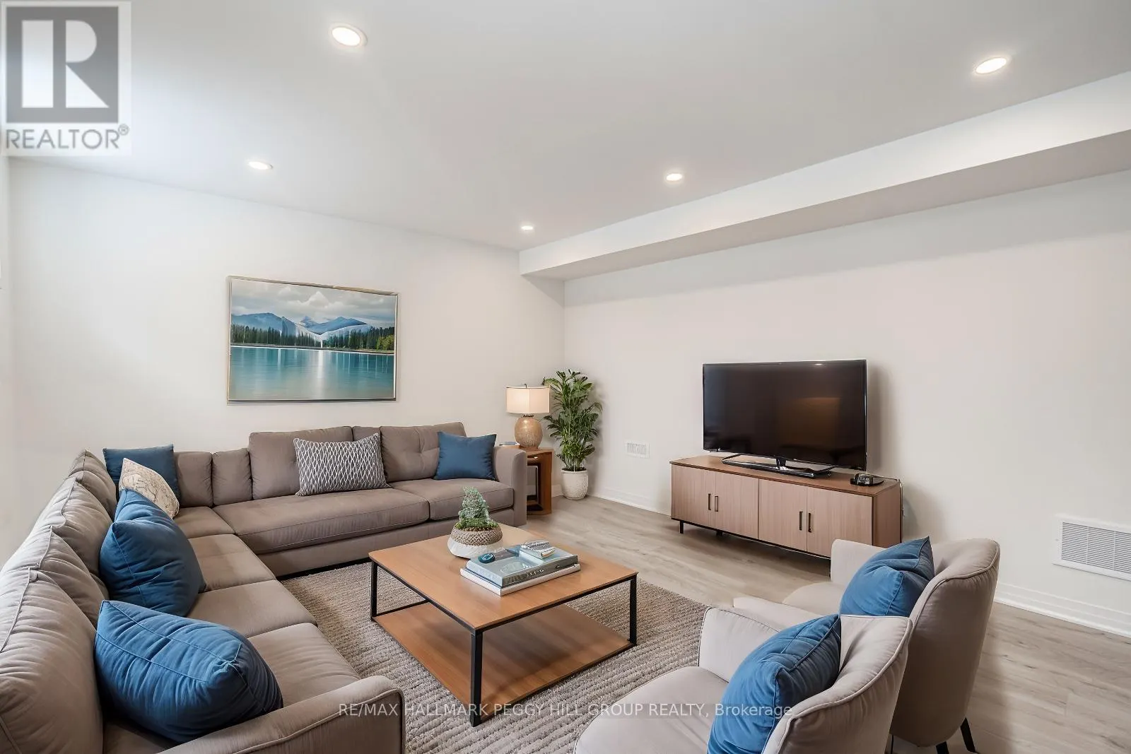 112 WEST OAK TRAIL