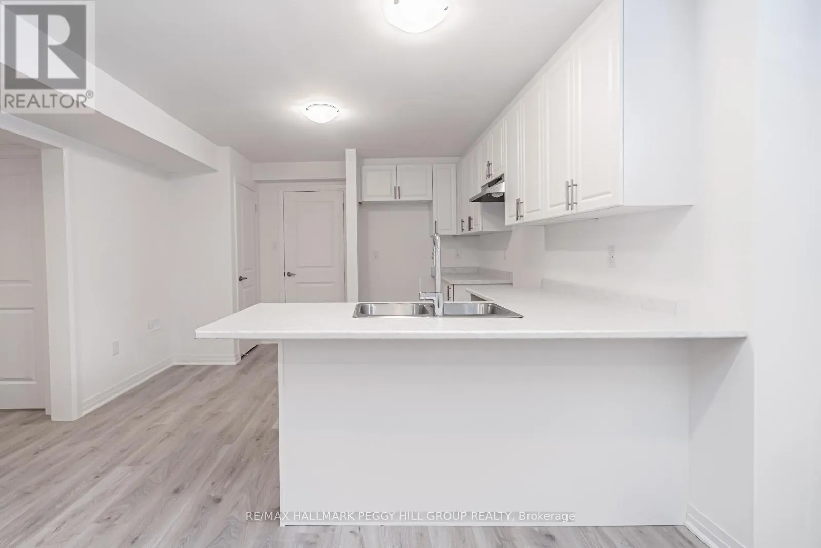 112 WEST OAK TRAIL