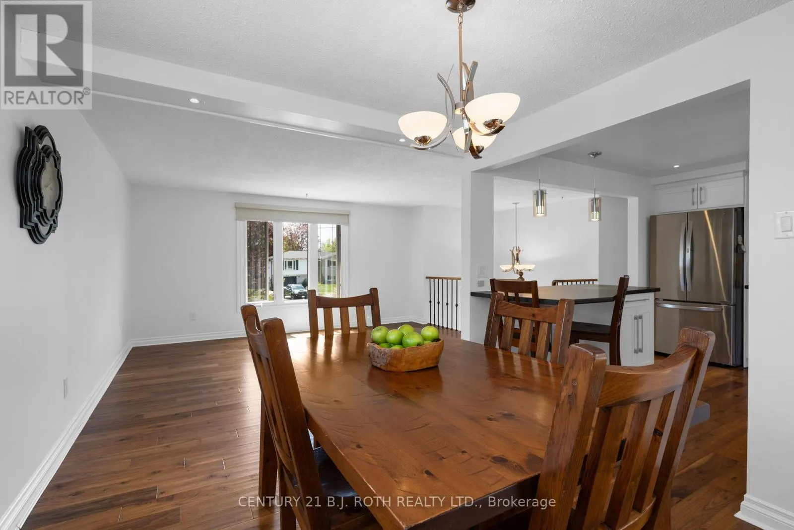20 CHIPPAWA COURT