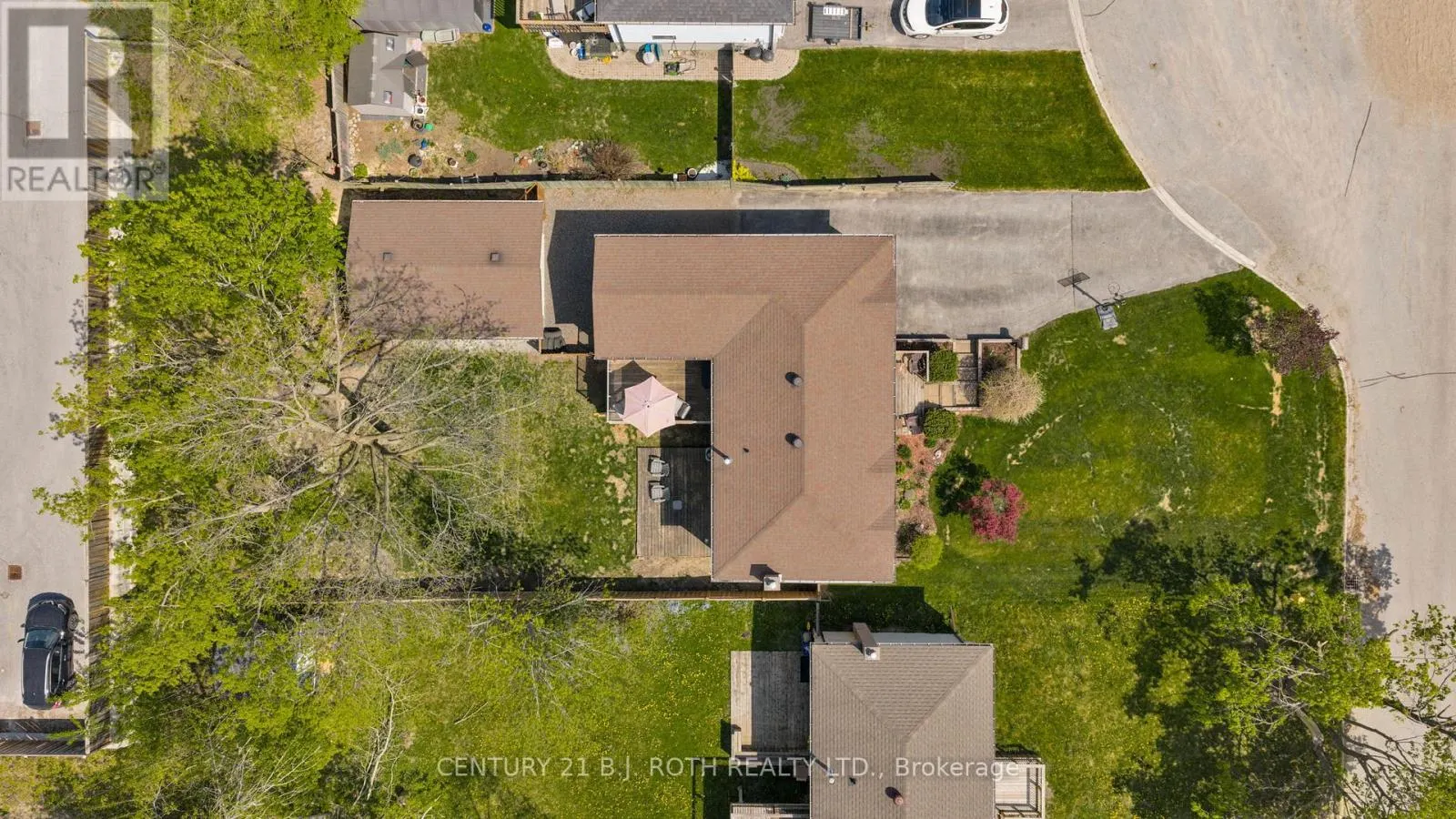 20 CHIPPAWA COURT