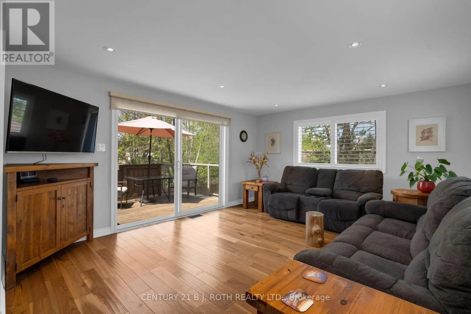 20 CHIPPAWA COURT
