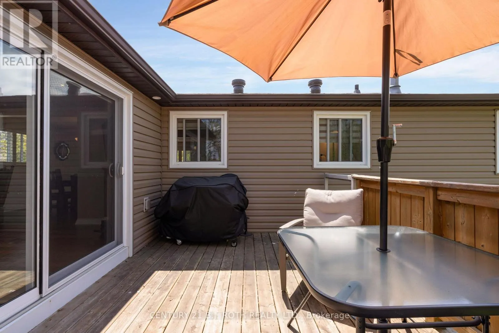 20 CHIPPAWA COURT