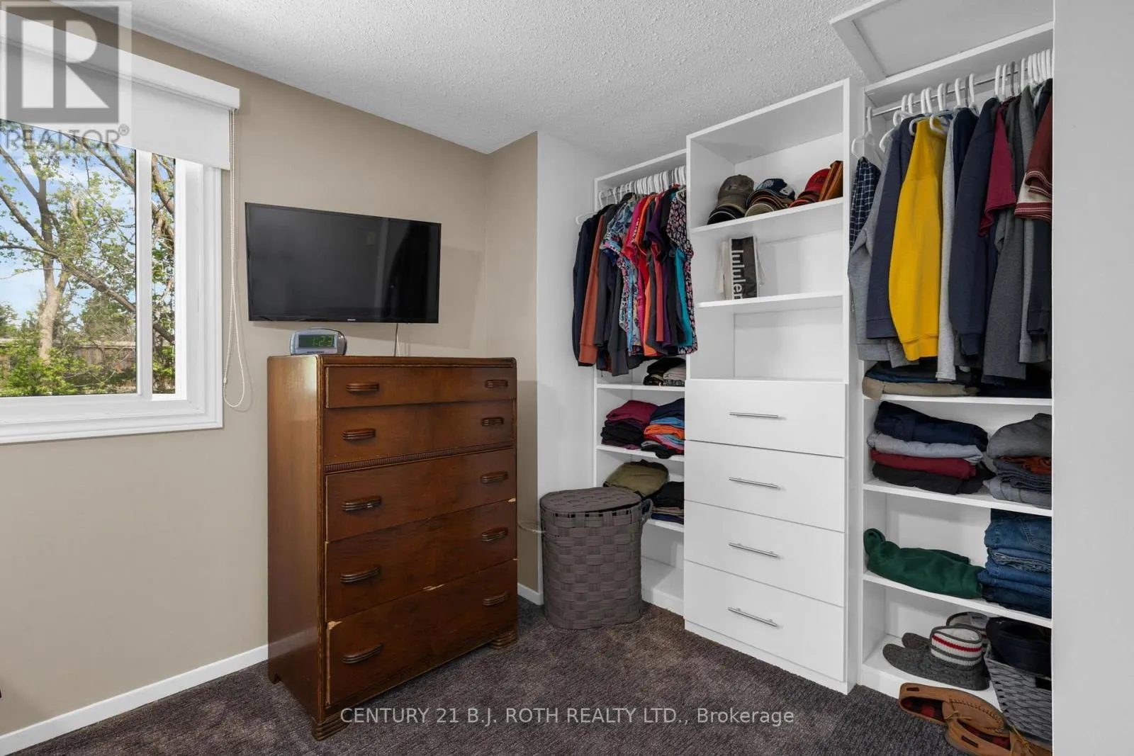 20 CHIPPAWA COURT
