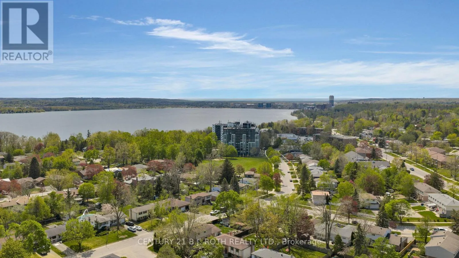 20 CHIPPAWA COURT
