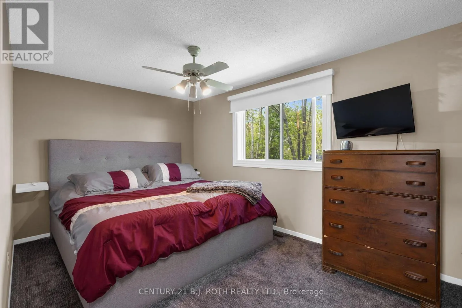 20 CHIPPAWA COURT