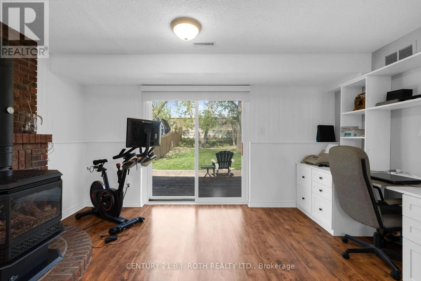 20 CHIPPAWA COURT