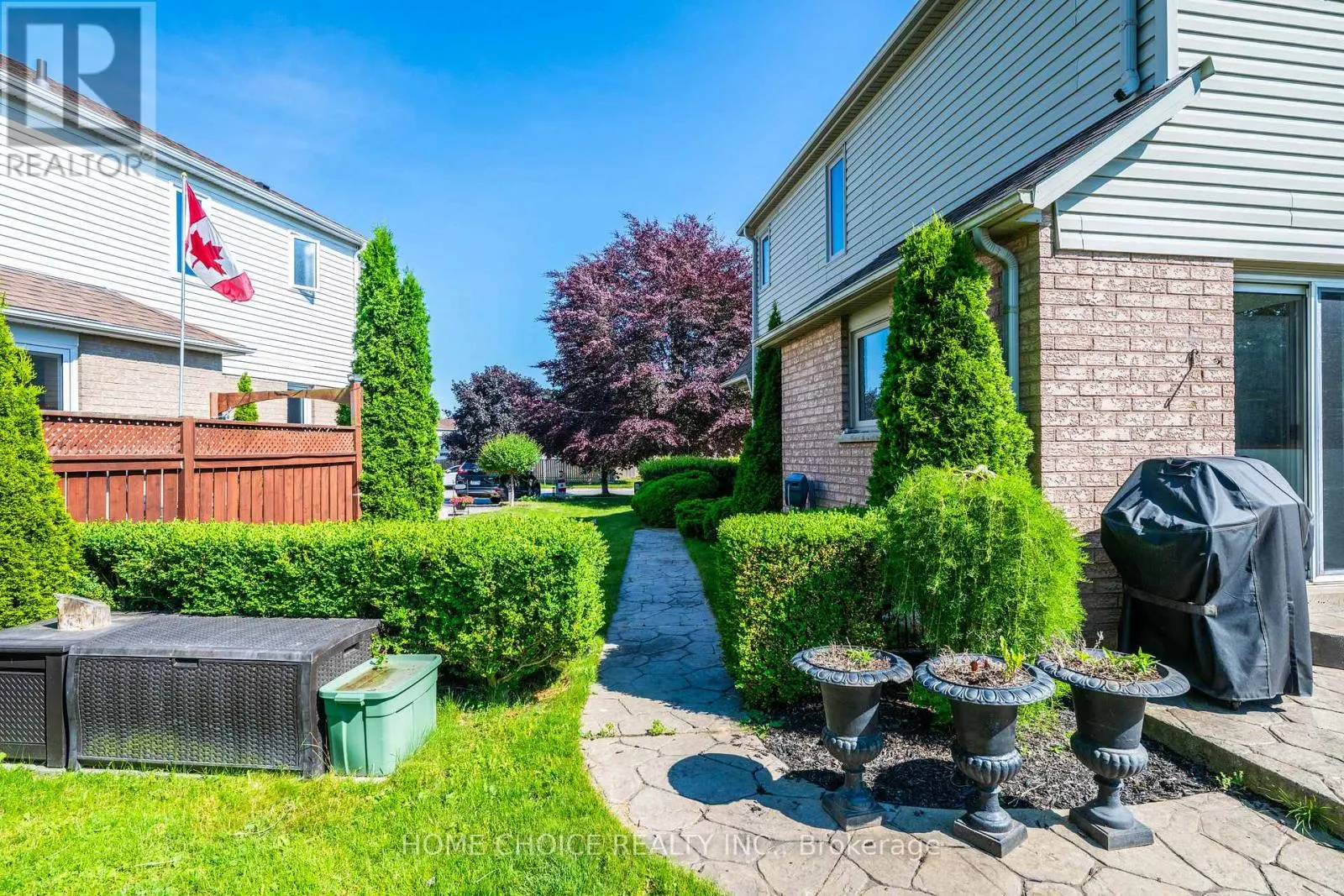 40 AIKENS CRESCENT