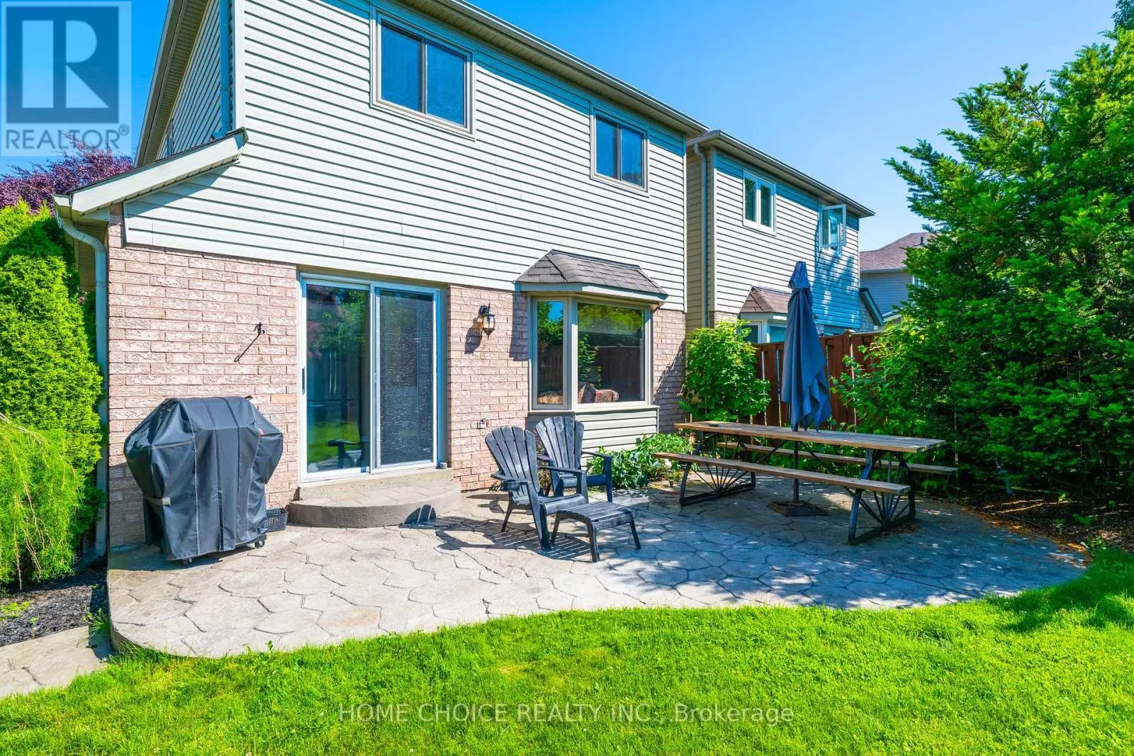40 AIKENS CRESCENT