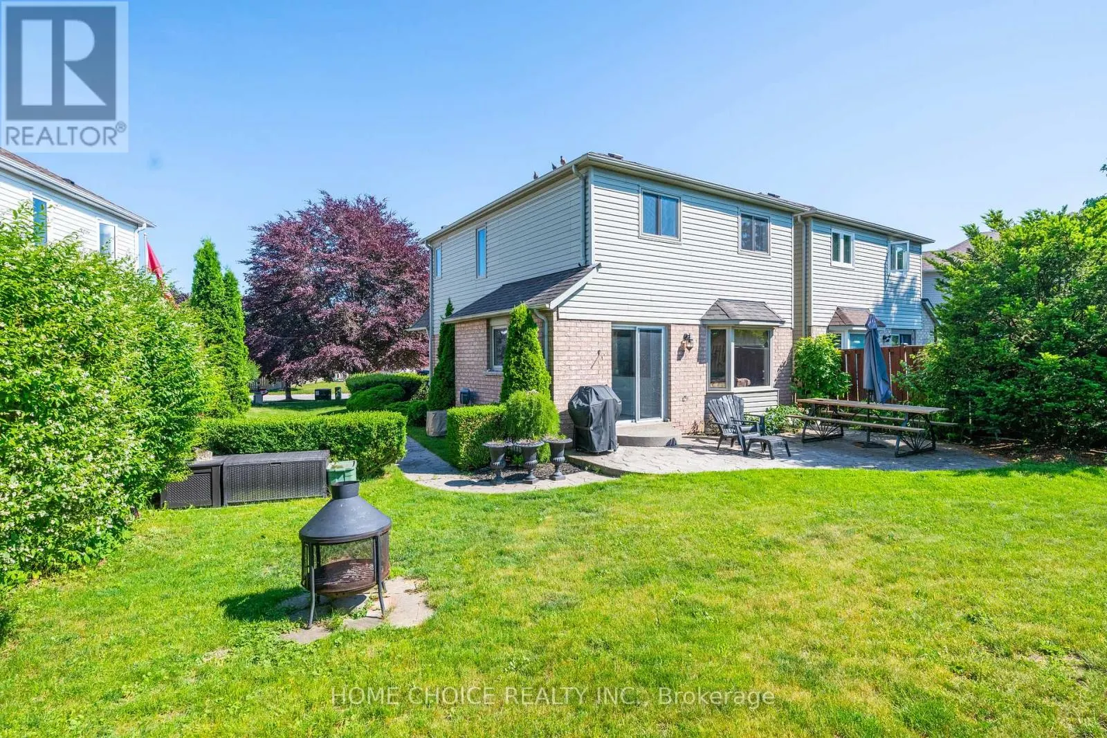 40 AIKENS CRESCENT