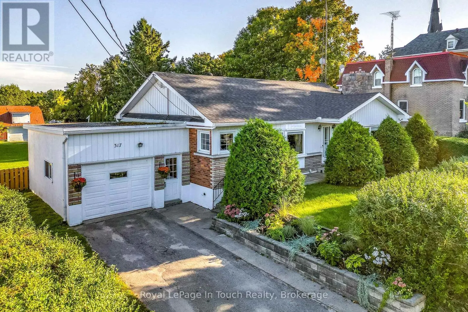 317 LAFONTAINE ROAD W
