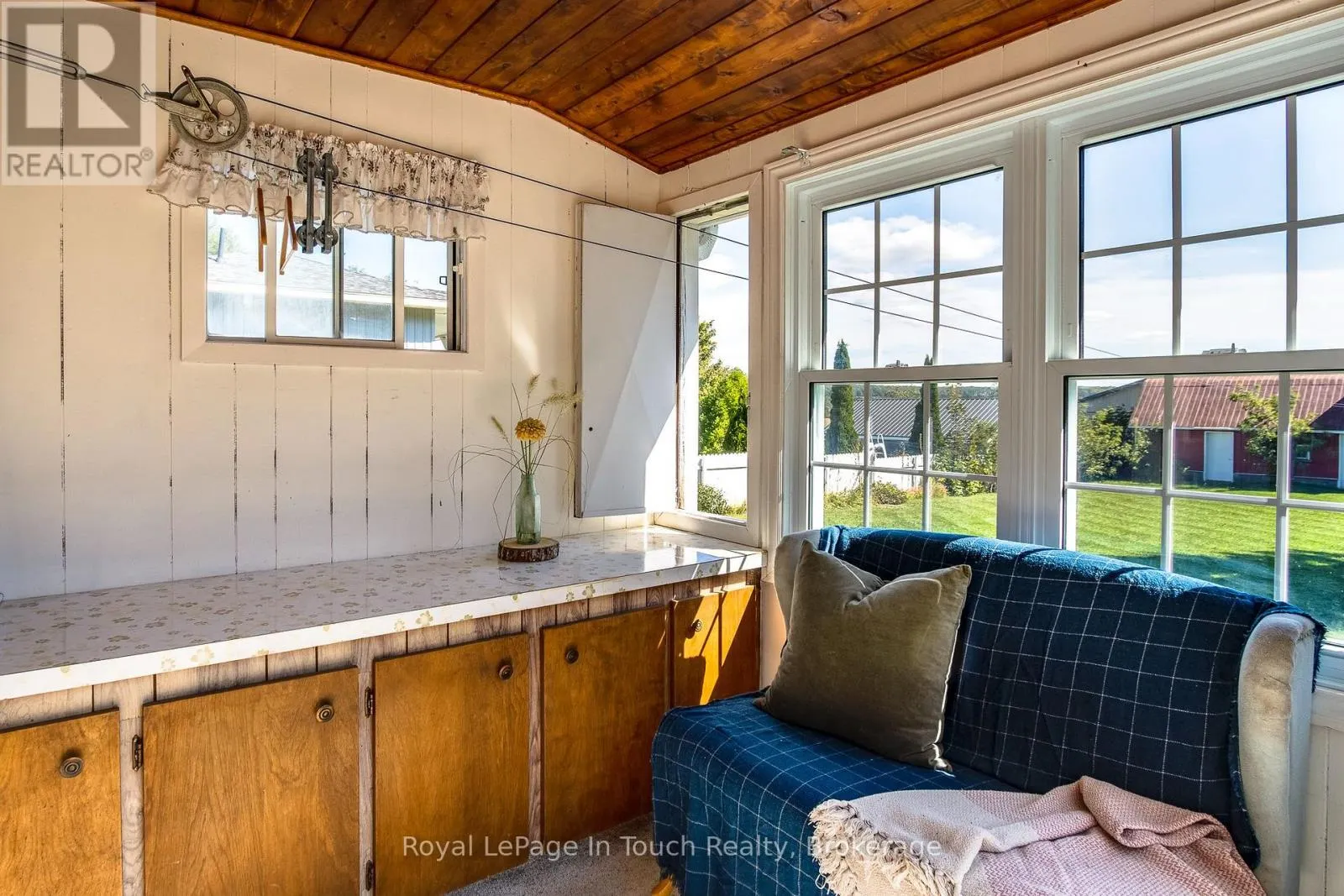 317 LAFONTAINE ROAD W
